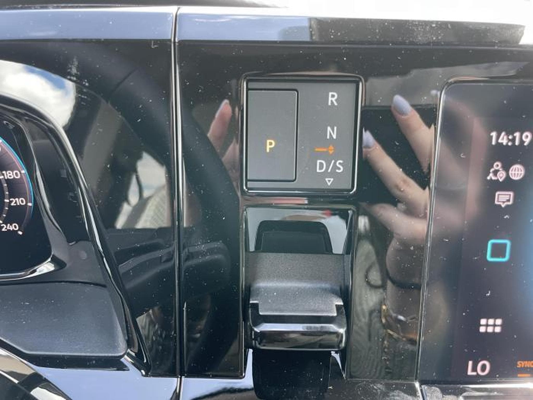 VW T7 Life (2026) - Photo 16