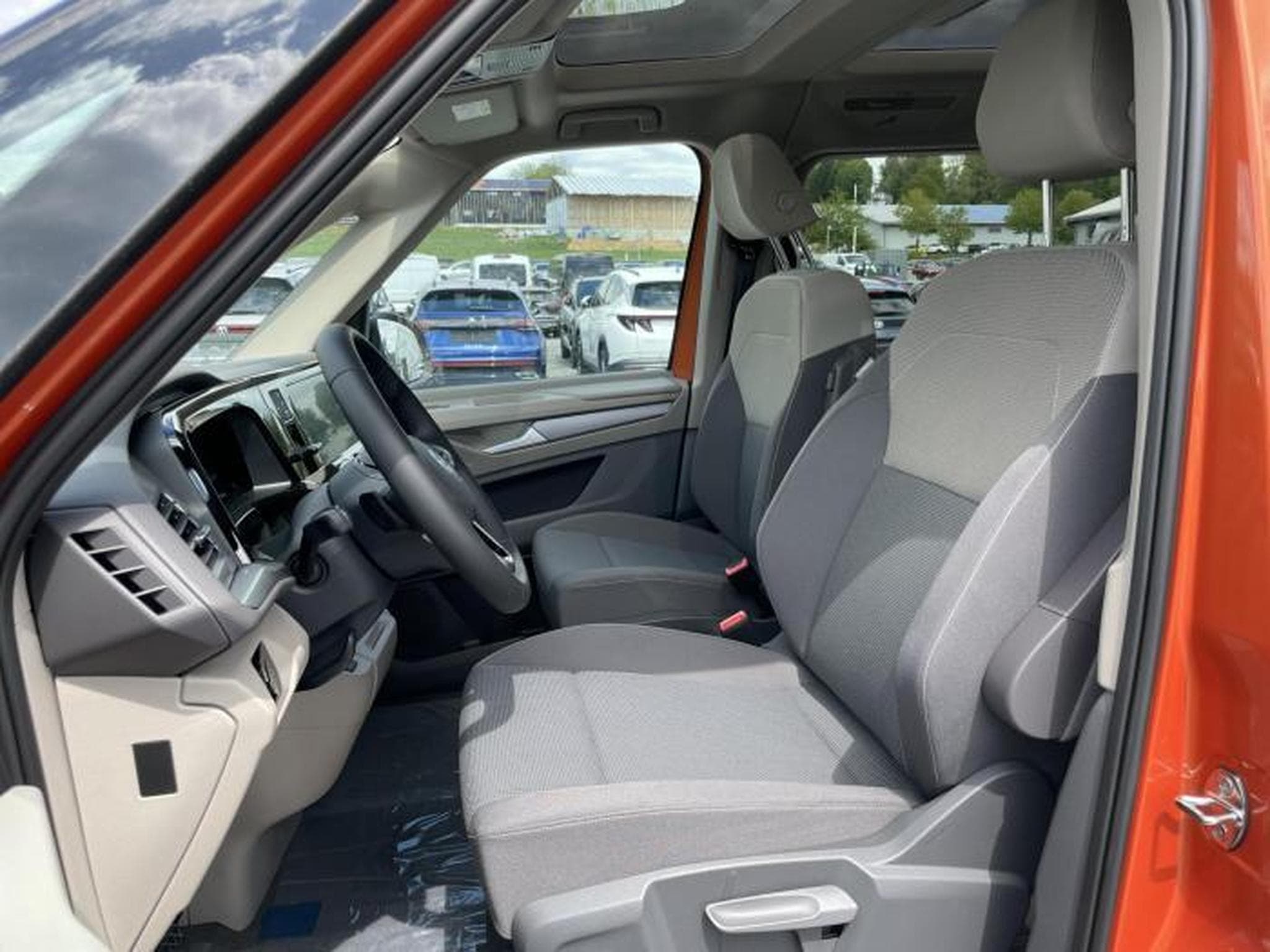 VW T7 Life (2026) - Photo 12