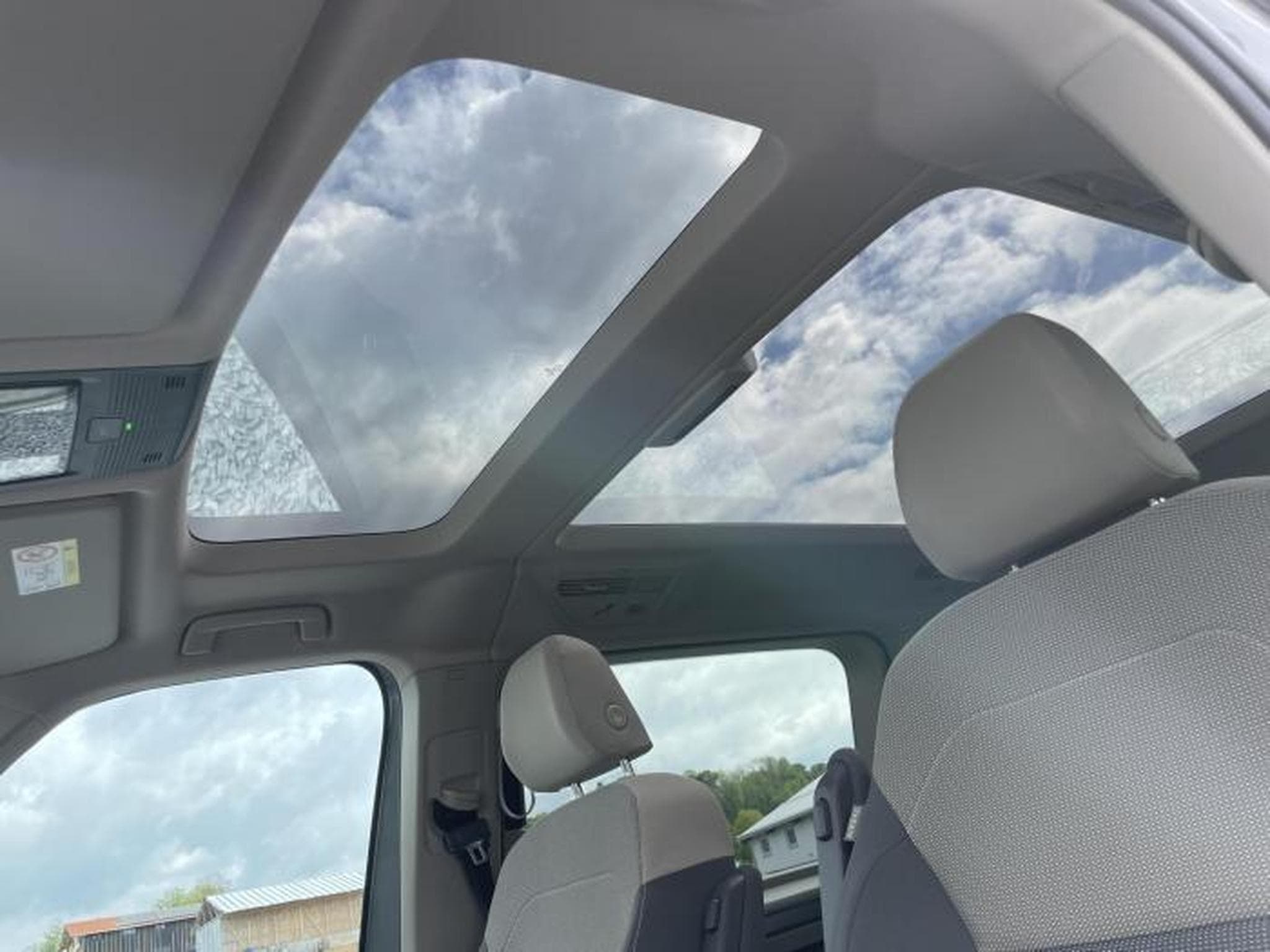 VW T7 Edition (2026) - Photo 17