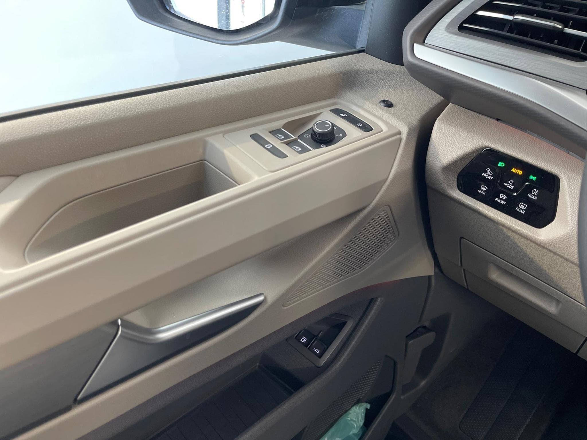 VW T7 Style (2026) - Photo 9