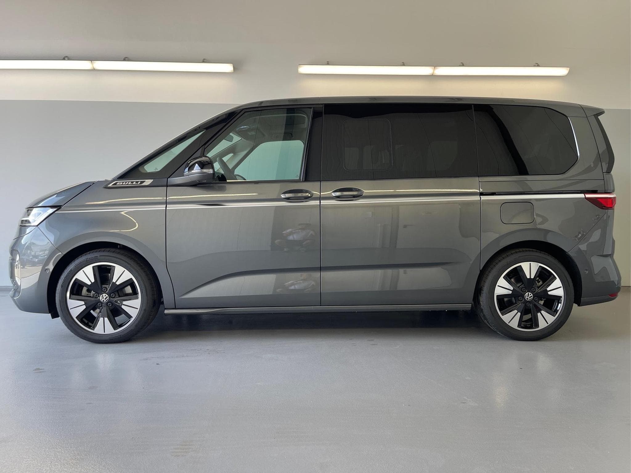 VW T7 Style (2026) - Photo 3