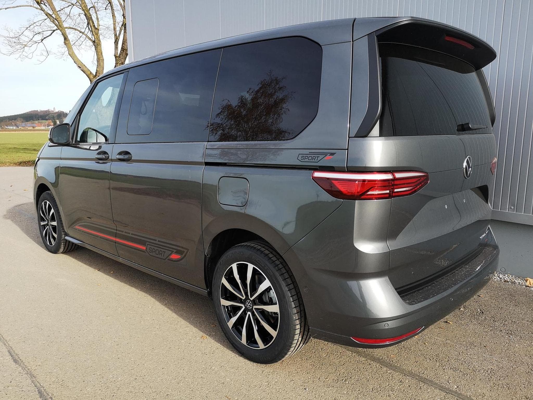 VW T7 Sport Edition (2026) - Photo 2