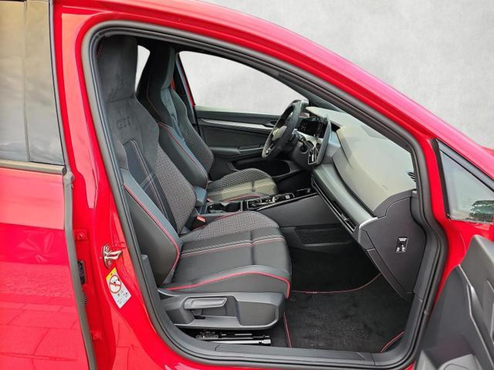 VW Golf 2.0 TSI 239 kW GTI Edition 50 (2026) - Photo 10