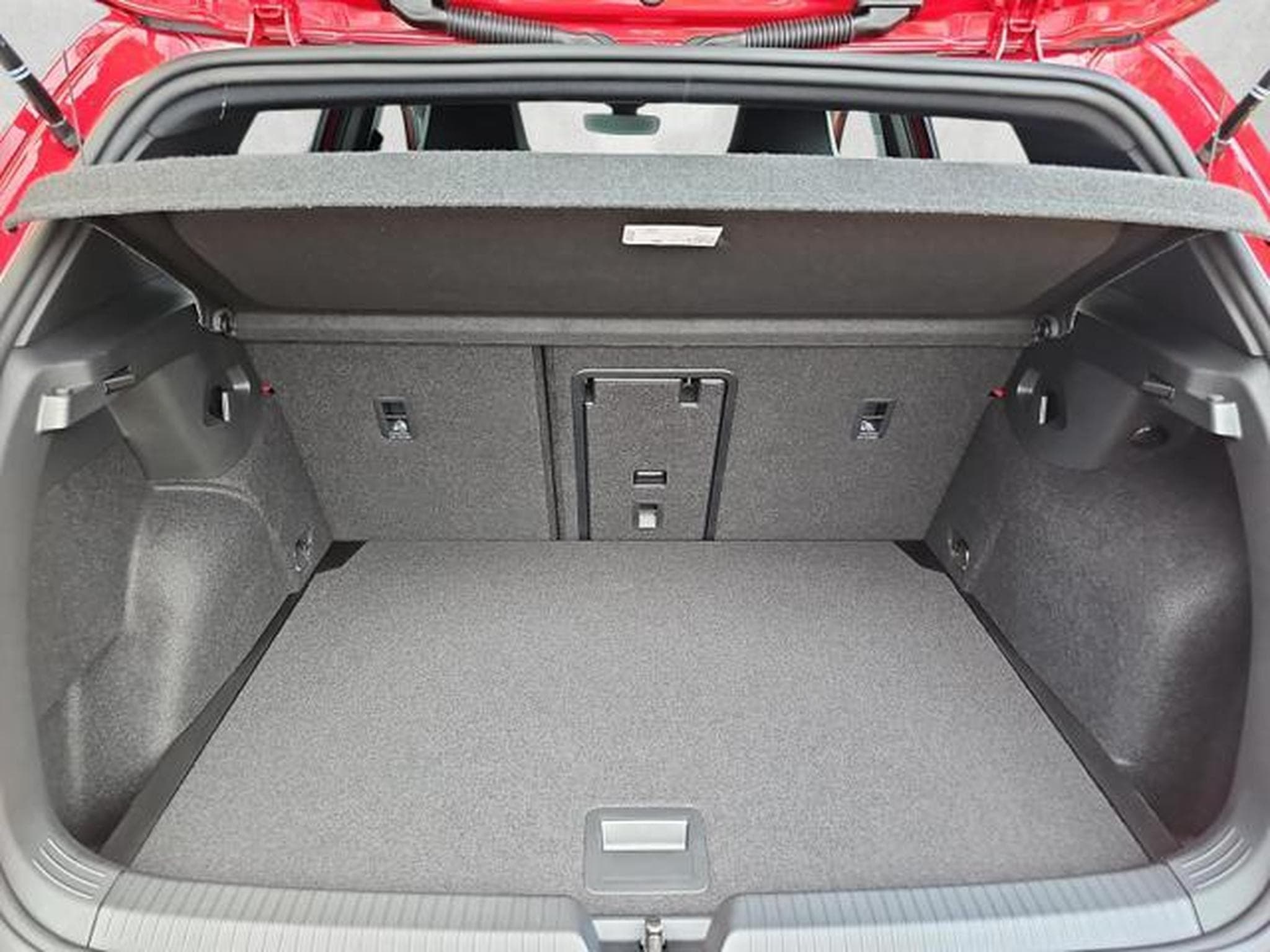 VW Golf 2.0 TSI 239 kW GTI Edition 50 (2026) - Photo 14