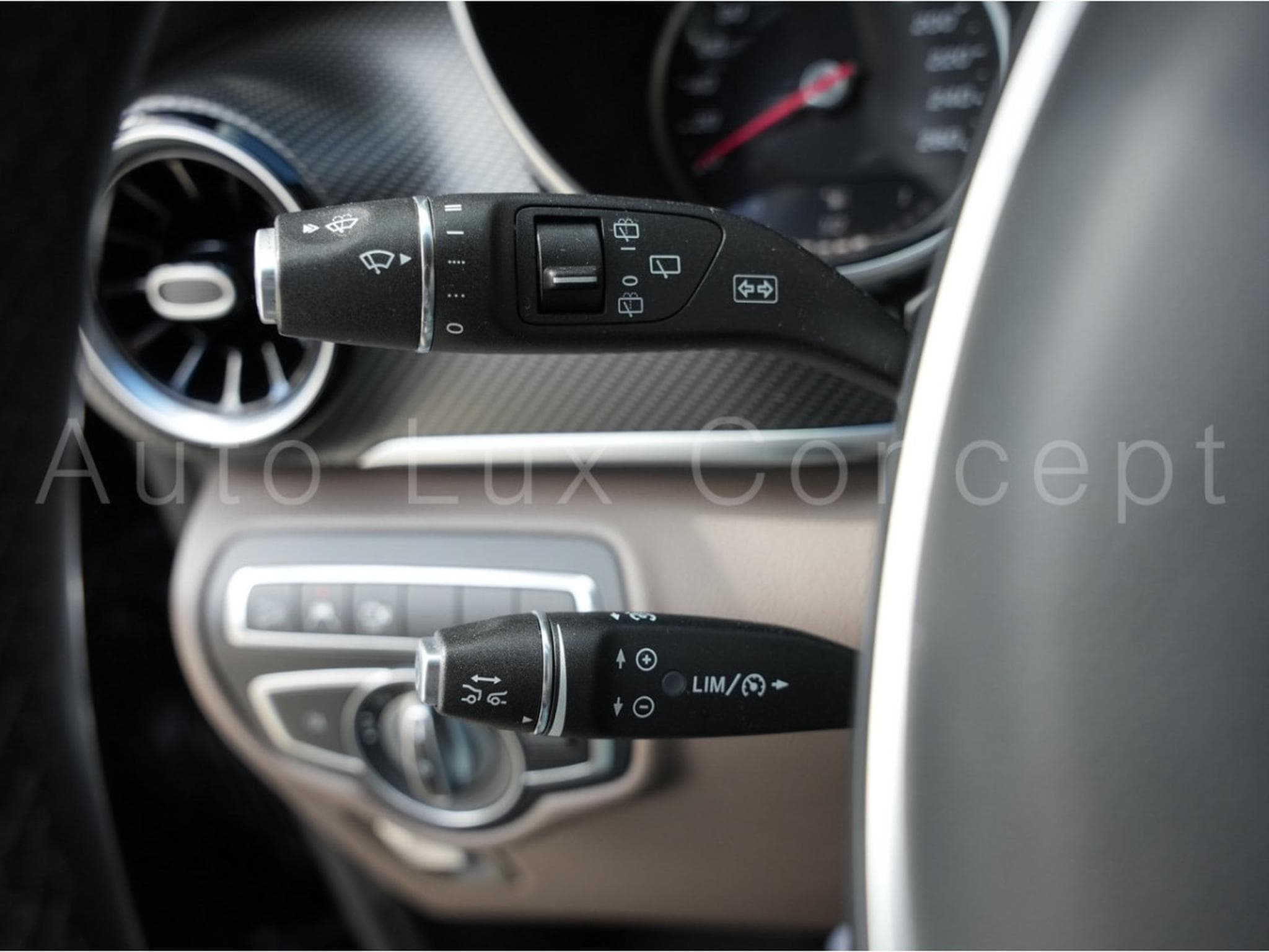Mercedes V 300 d 4MATIC XL AVANTGARDE AMG Line 9G-TRONIC (2022) - Photo 15