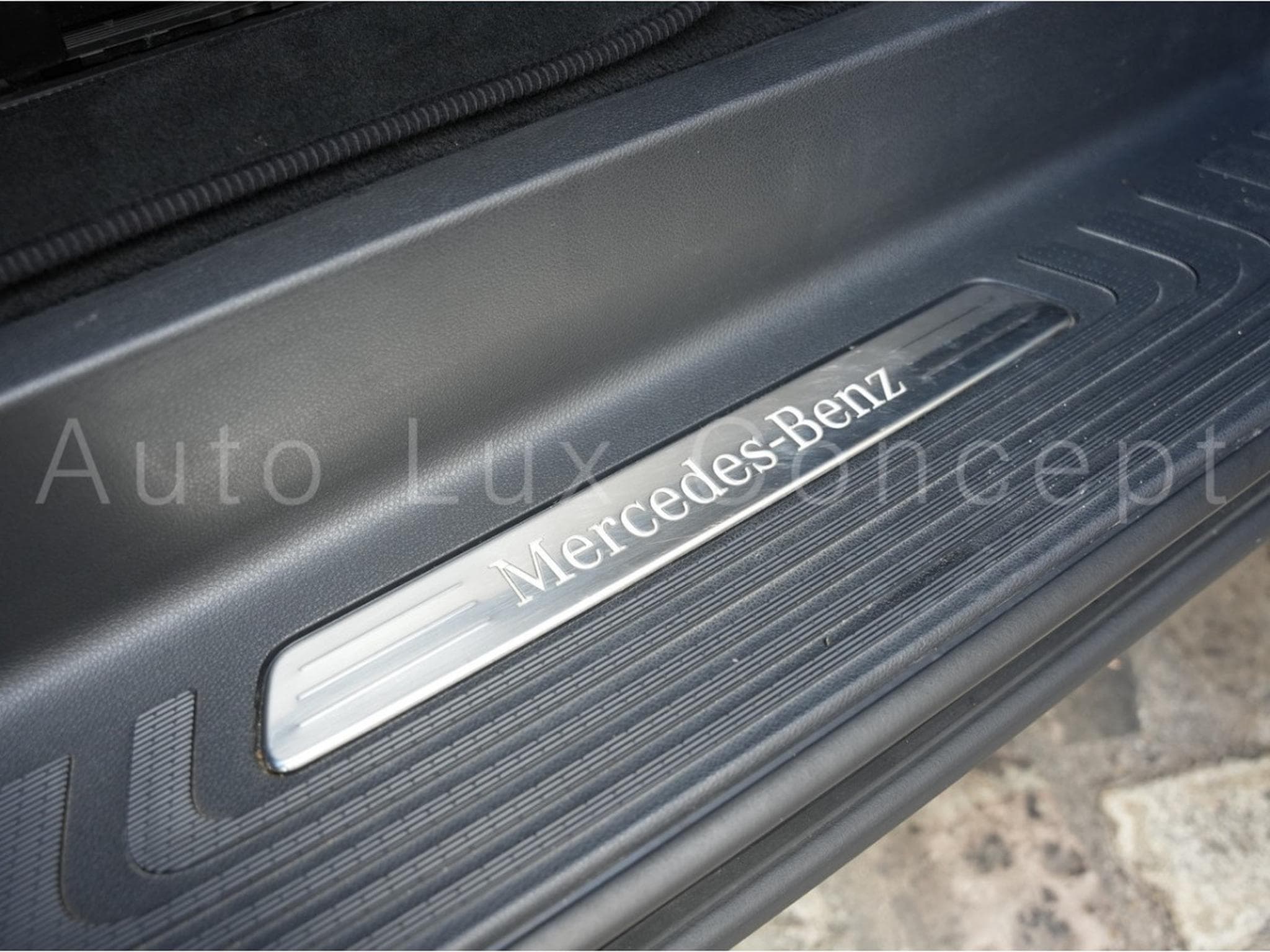 Mercedes V 300 d 4MATIC XL AVANTGARDE AMG Line 9G-TRONIC (2022) - Photo 23