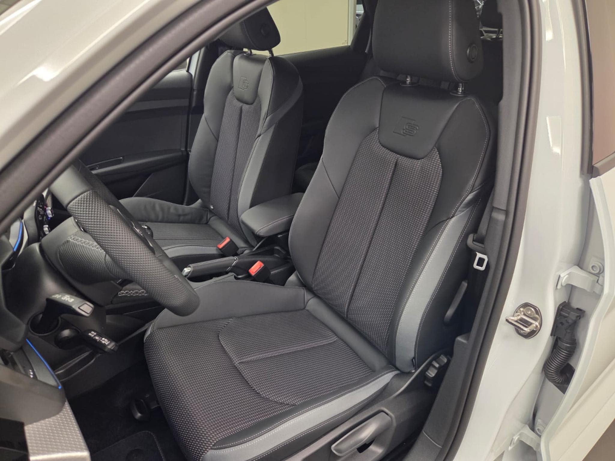 Audi A1 Sportback S line TFSI 116 CV / 85 kW boite manuelle (2026) - Foto 2