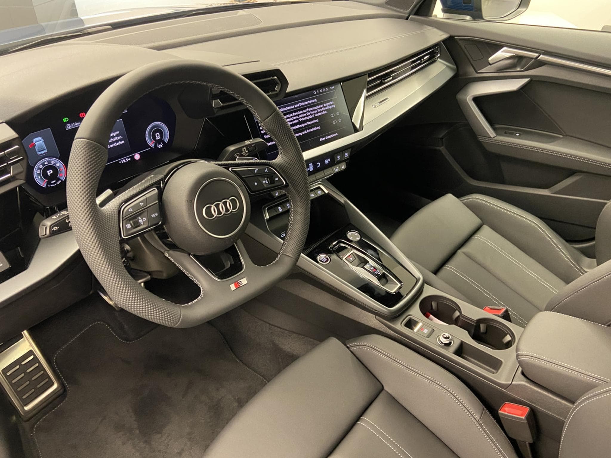 Audi A3 Limousine S line 35 TFSI 150 CV / 110 kW S tronic (2025) - Foto 4