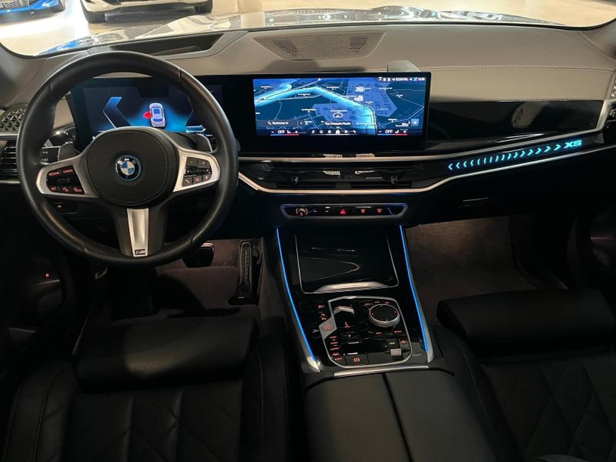 BMW X5 X5 xDrive50e M Sport (2024) - Foto 14