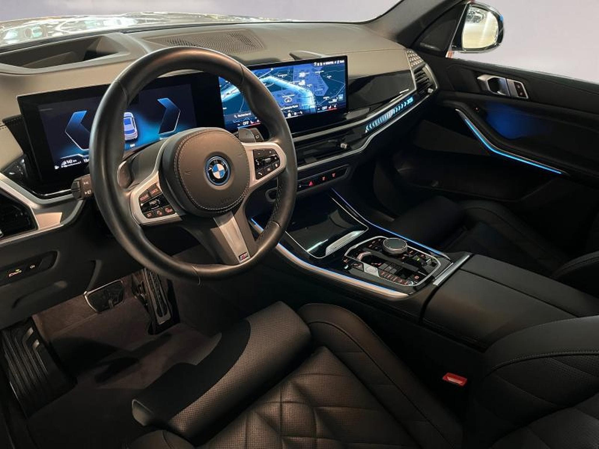 BMW X5 X5 xDrive50e M Sport (2024) - Foto 8