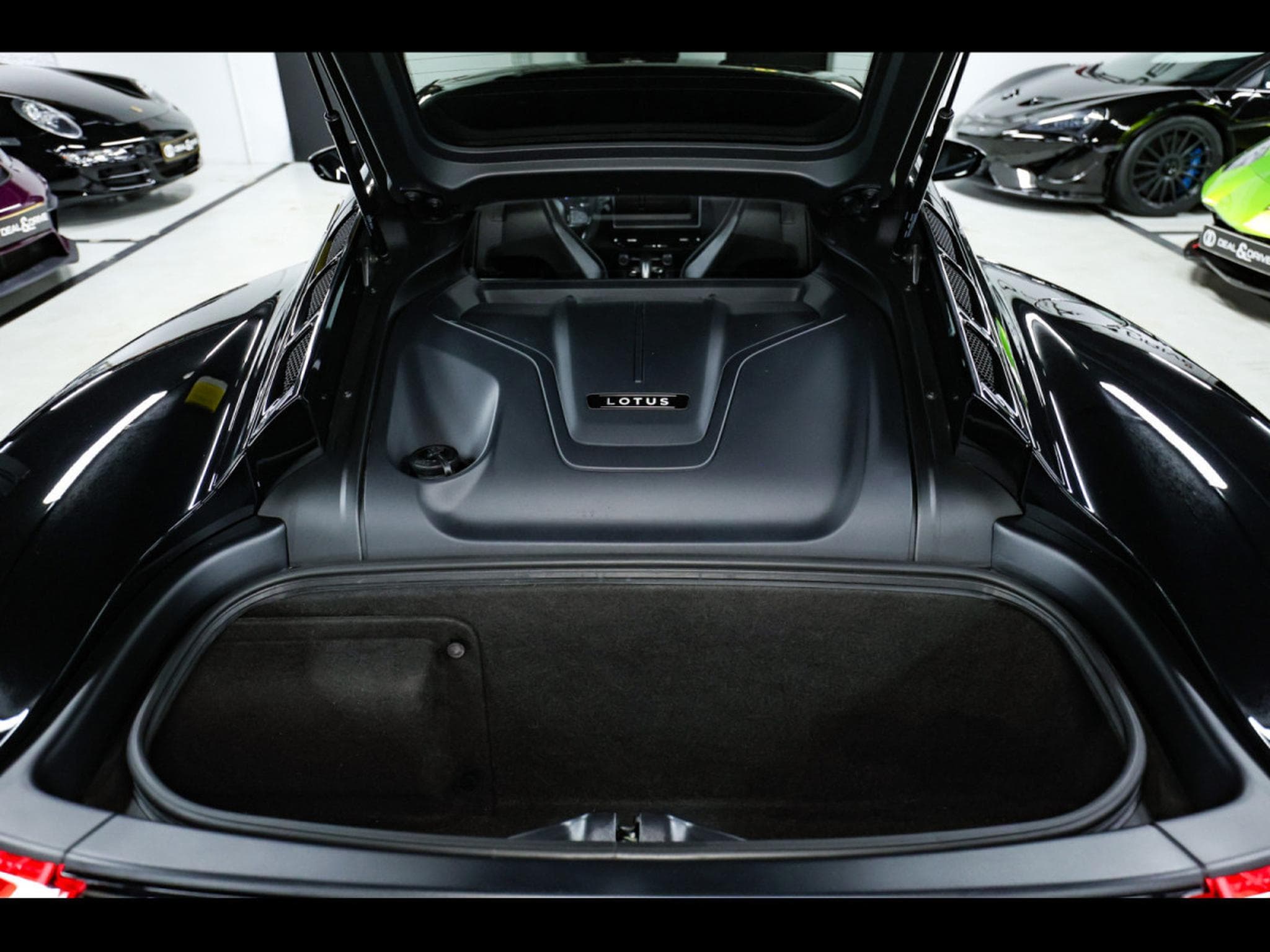 Lotus Emira I4 DCT FIRST EDITION (2024) - Photo 8