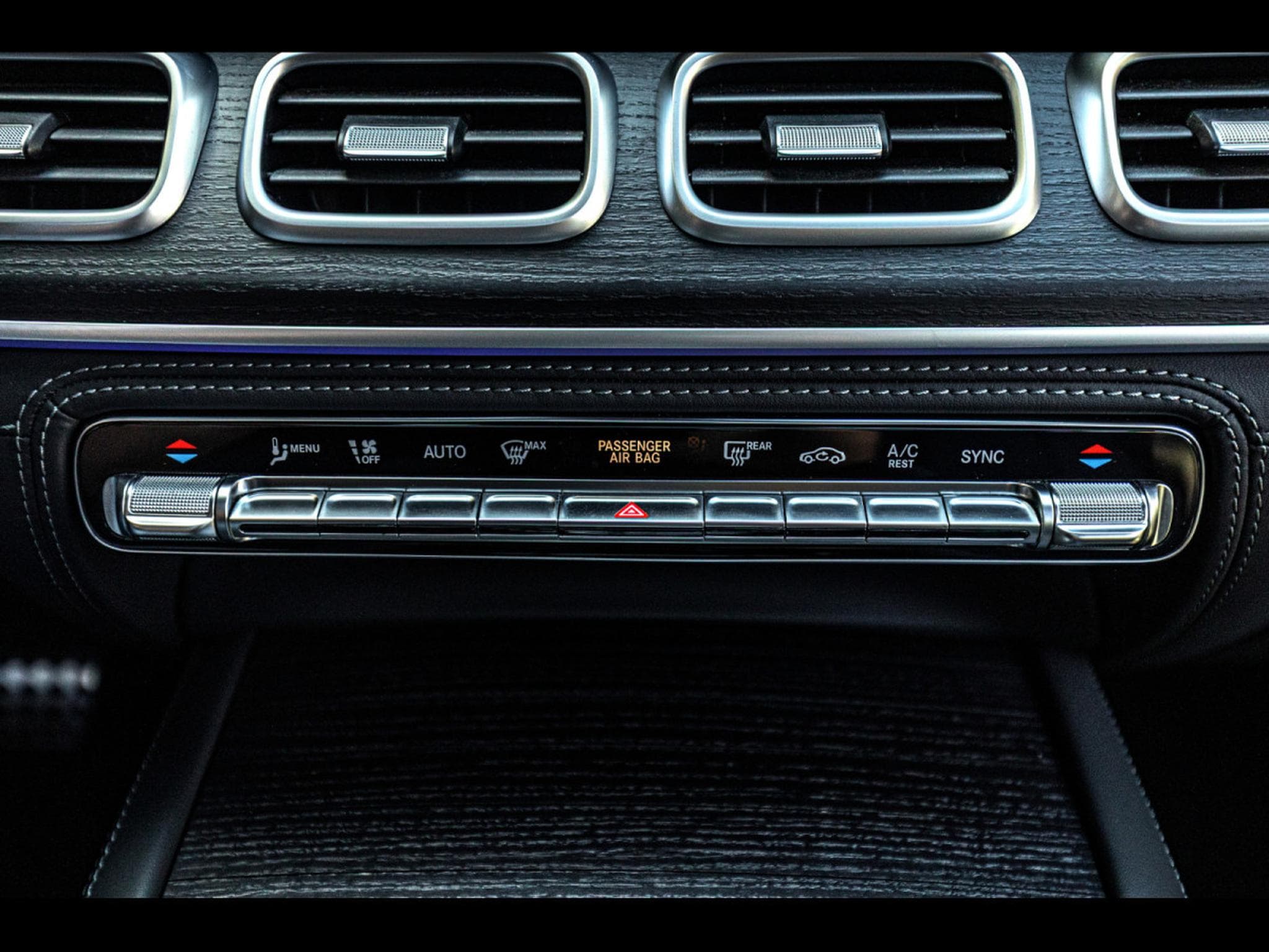 Mercedes GLS 580 4.0 4MATIC AMG-LINE 7 SEATS (2023) - Photo 22