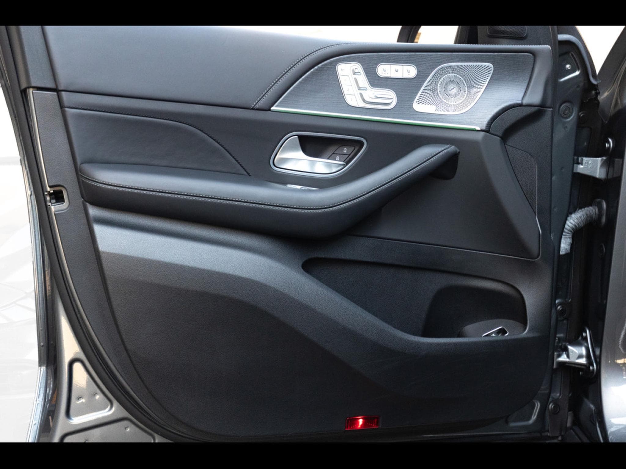 Mercedes GLS 580 4.0 4MATIC AMG-LINE 7 SEATS (2023) - Photo 8