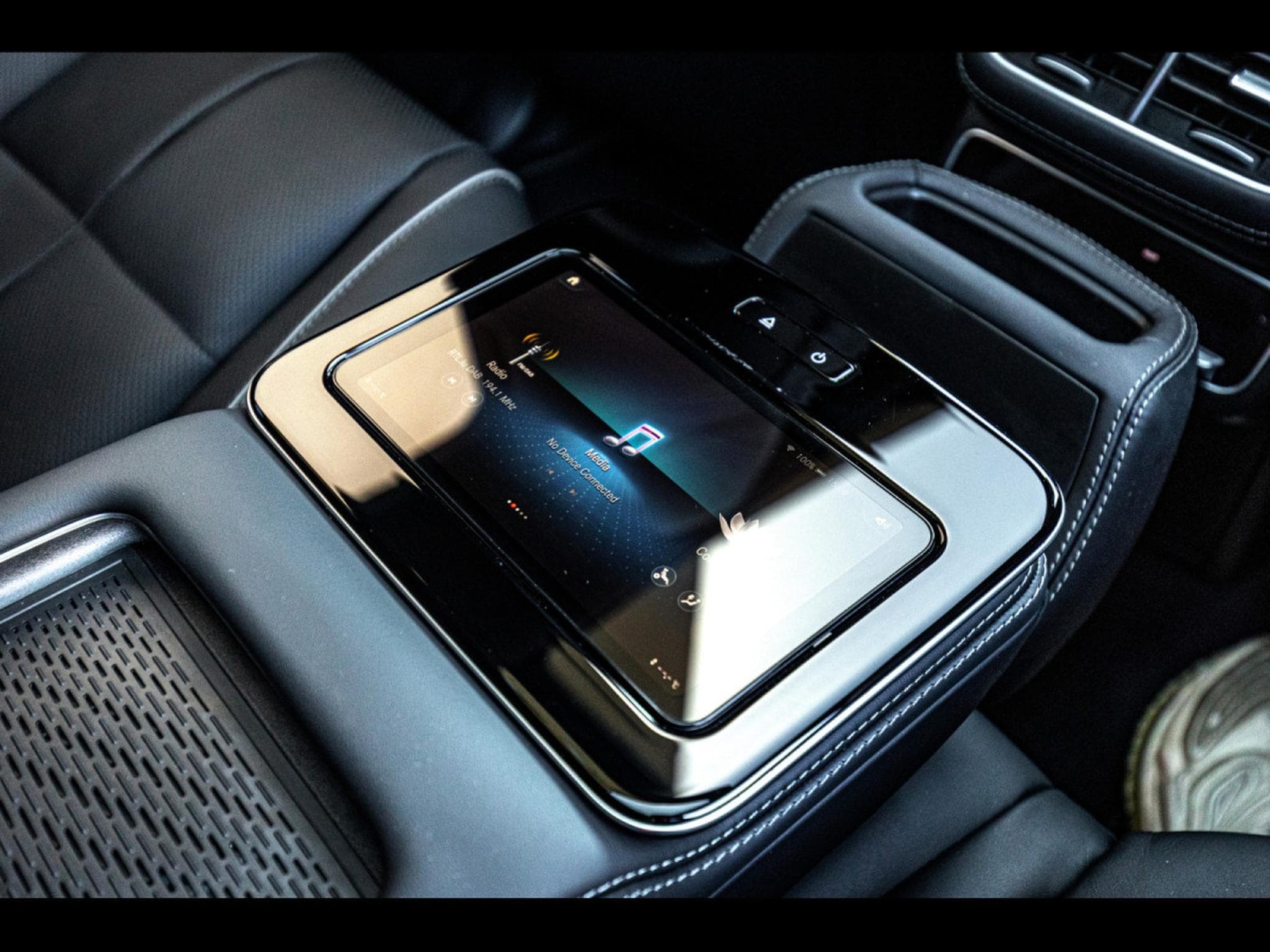 Mercedes GLS 580 4.0 4MATIC AMG-LINE 7 SEATS (2023) - Photo 13