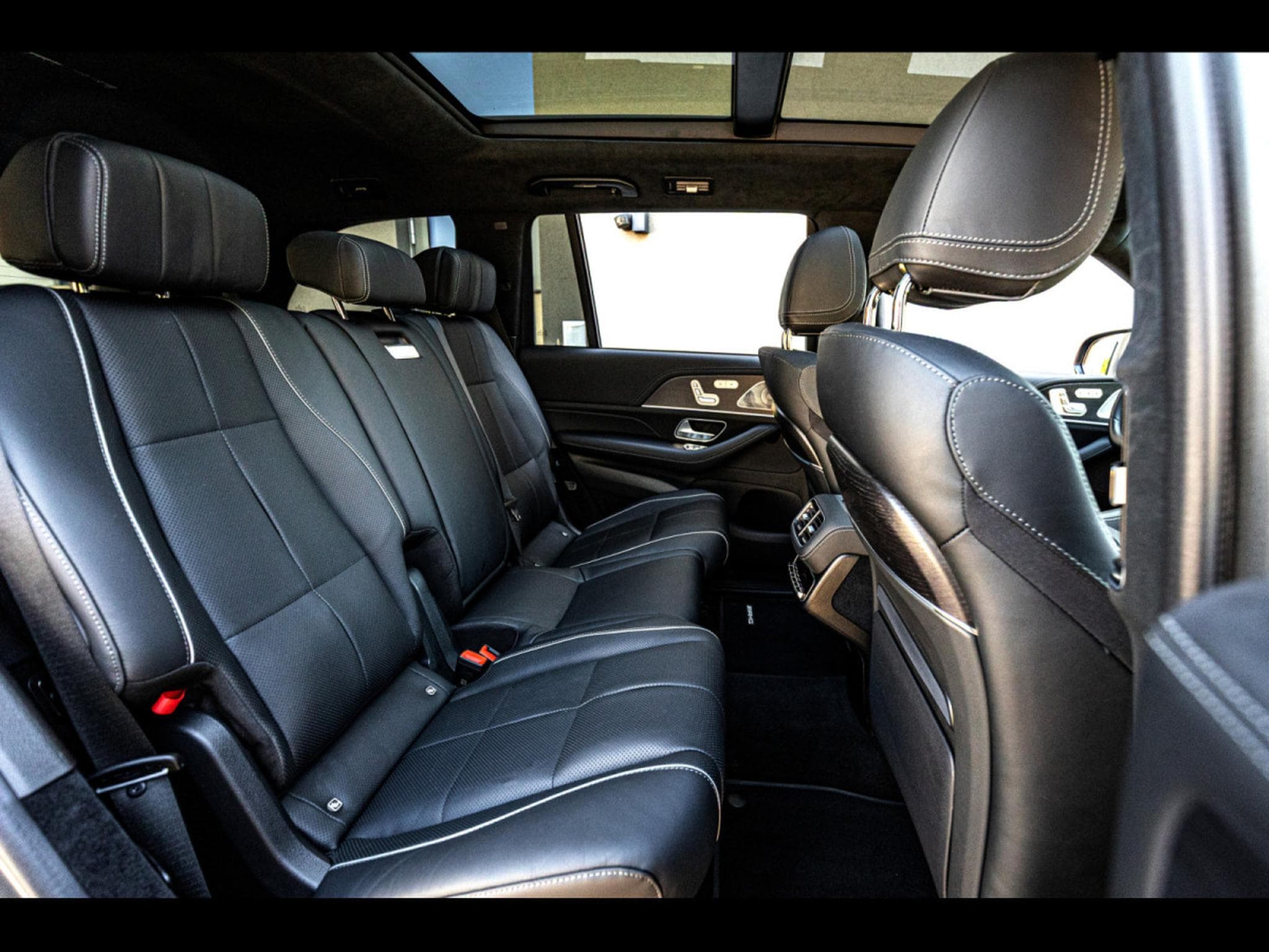 Mercedes GLS 580 4.0 4MATIC AMG-LINE 7 SEATS (2023) - Photo 14