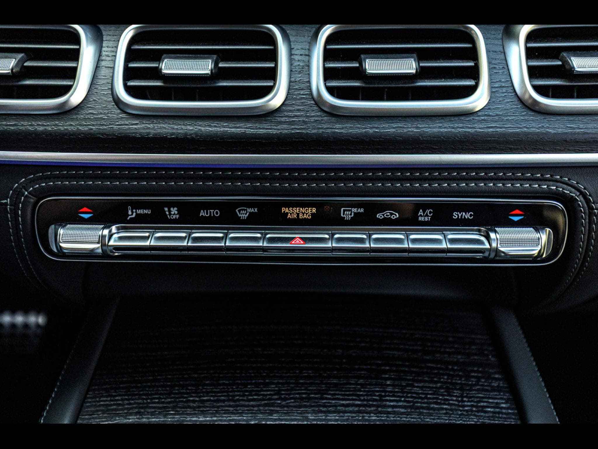 Mercedes GLS 580 4.0 4MATIC AMG-LINE 7 SEATS (2023) - Photo 22