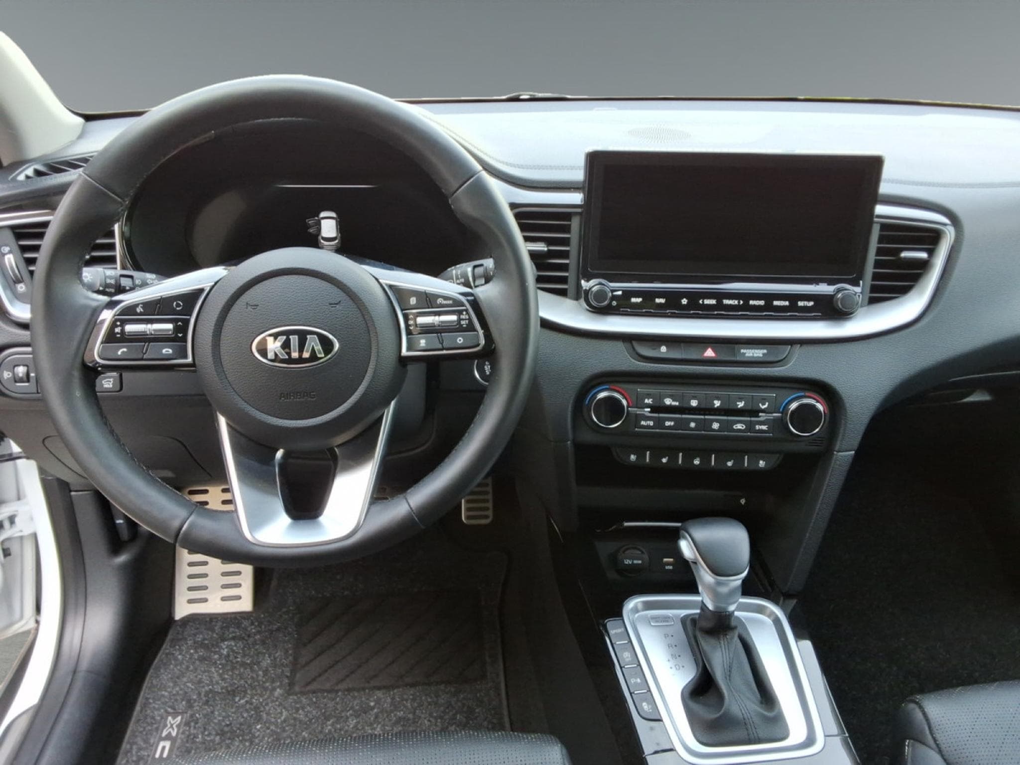 Kia XCeed Sense 1.6 T DCT ISG (2020) - Photo 10