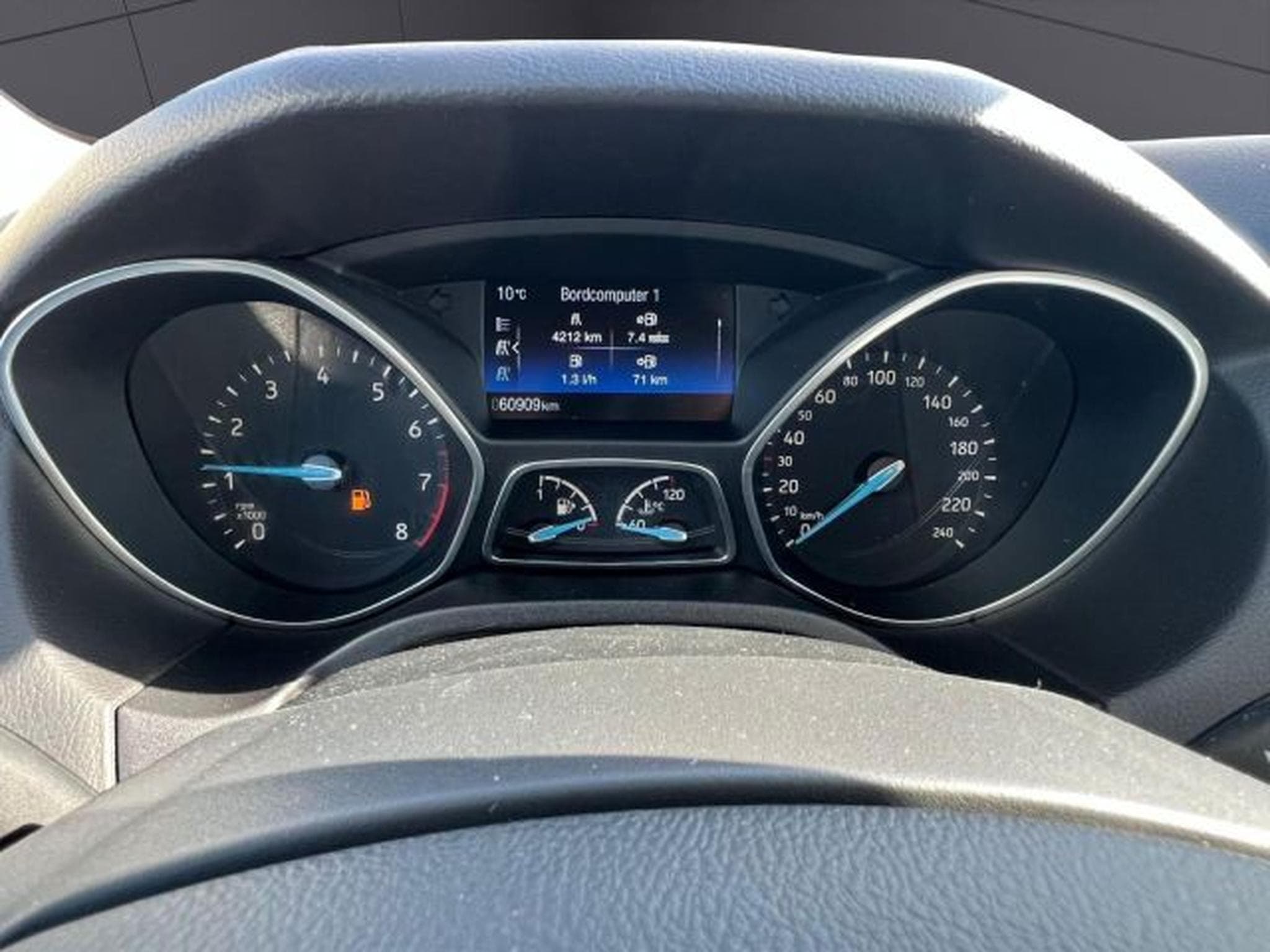 Ford Focus Focus Lim. Titanium KLIMA,NAVI,PDC,TEMPOMAT,ESP (2016) - Photo 11