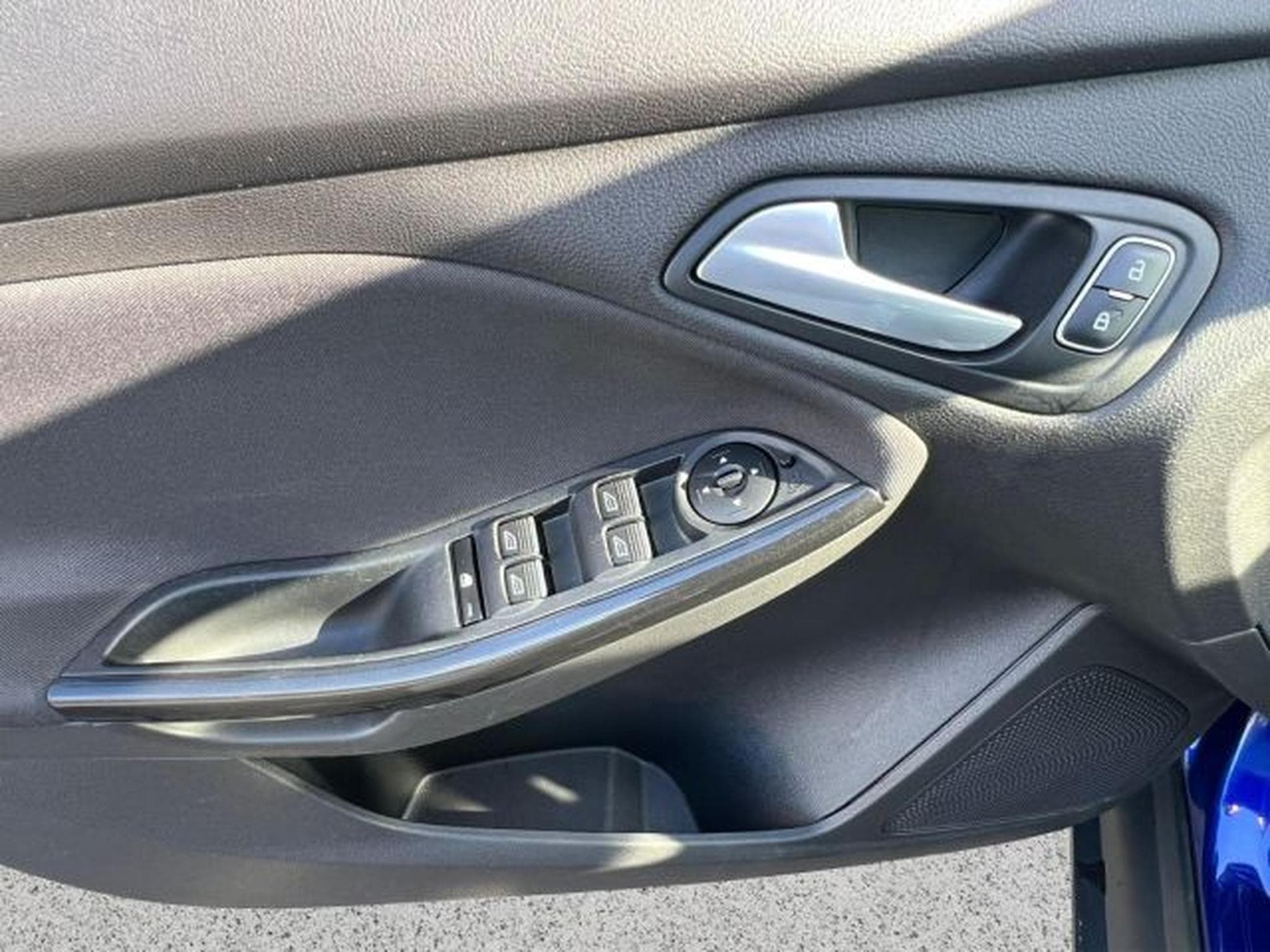 Ford Focus Focus Lim. Titanium KLIMA,NAVI,PDC,TEMPOMAT,ESP (2016) - Photo 12