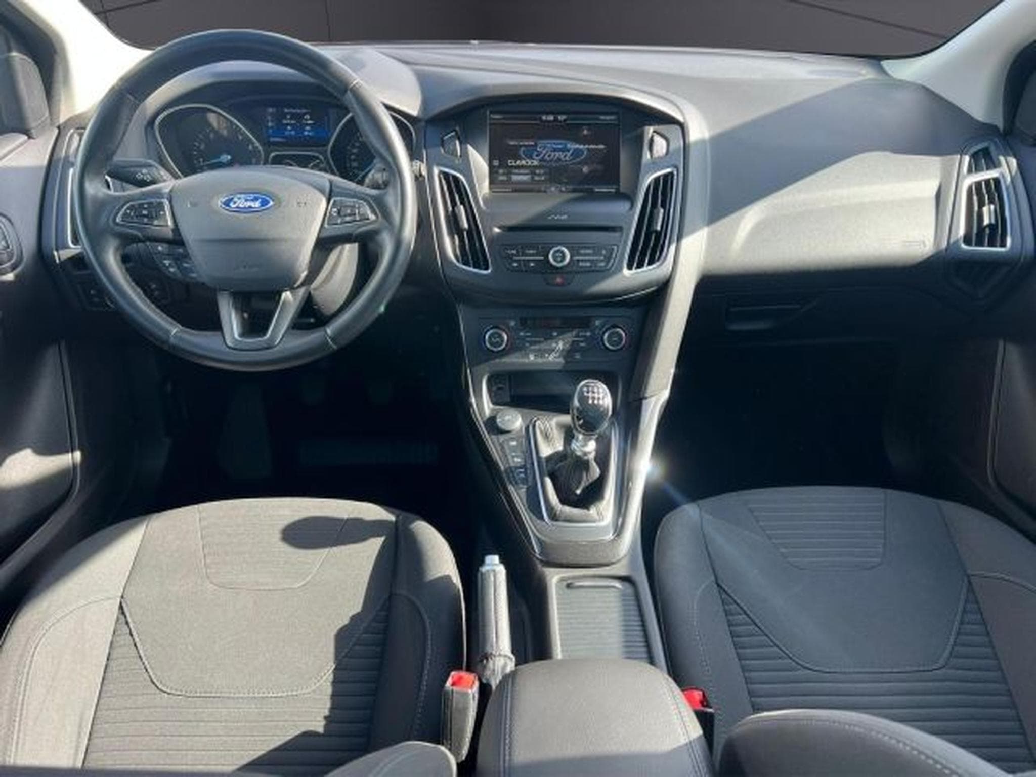 Ford Focus Focus Lim. Titanium KLIMA,NAVI,PDC,TEMPOMAT,ESP (2016) - Photo 14