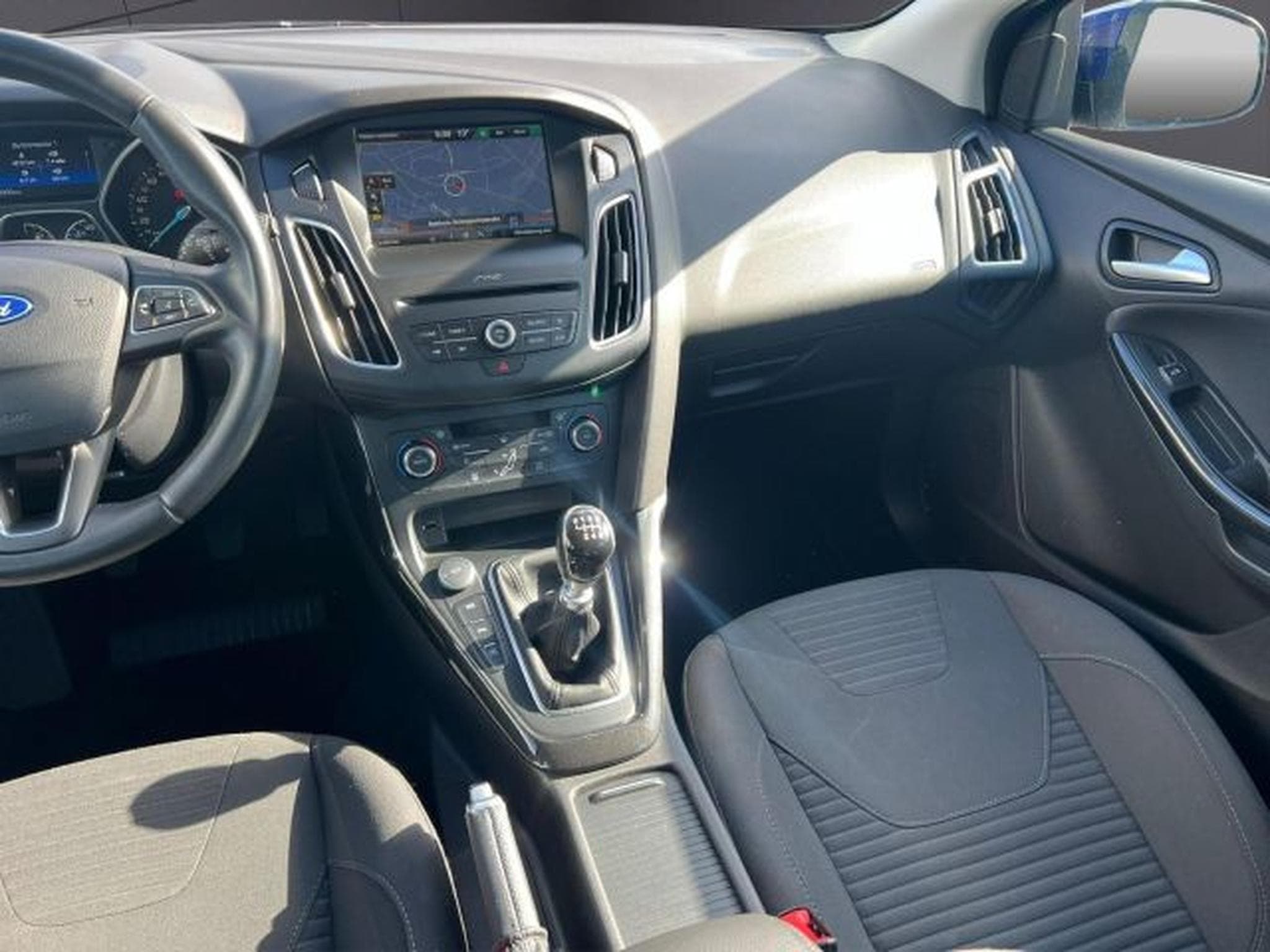 Ford Focus Focus Lim. Titanium KLIMA,NAVI,PDC,TEMPOMAT,ESP (2016) - Photo 15