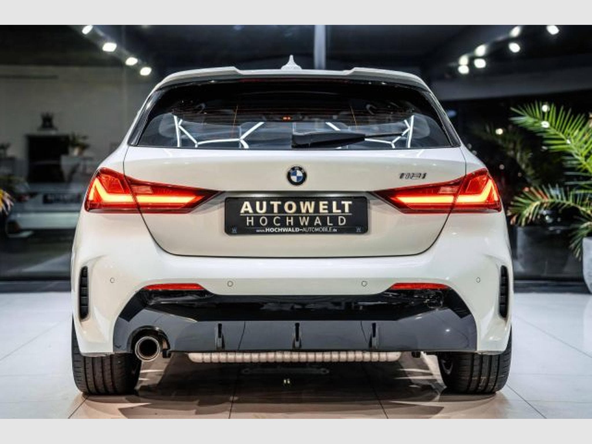 BMW 118 118i M-Sport NAVI LED PANO PDC Tempo. SHZG Spur. (2019) - Foto 13