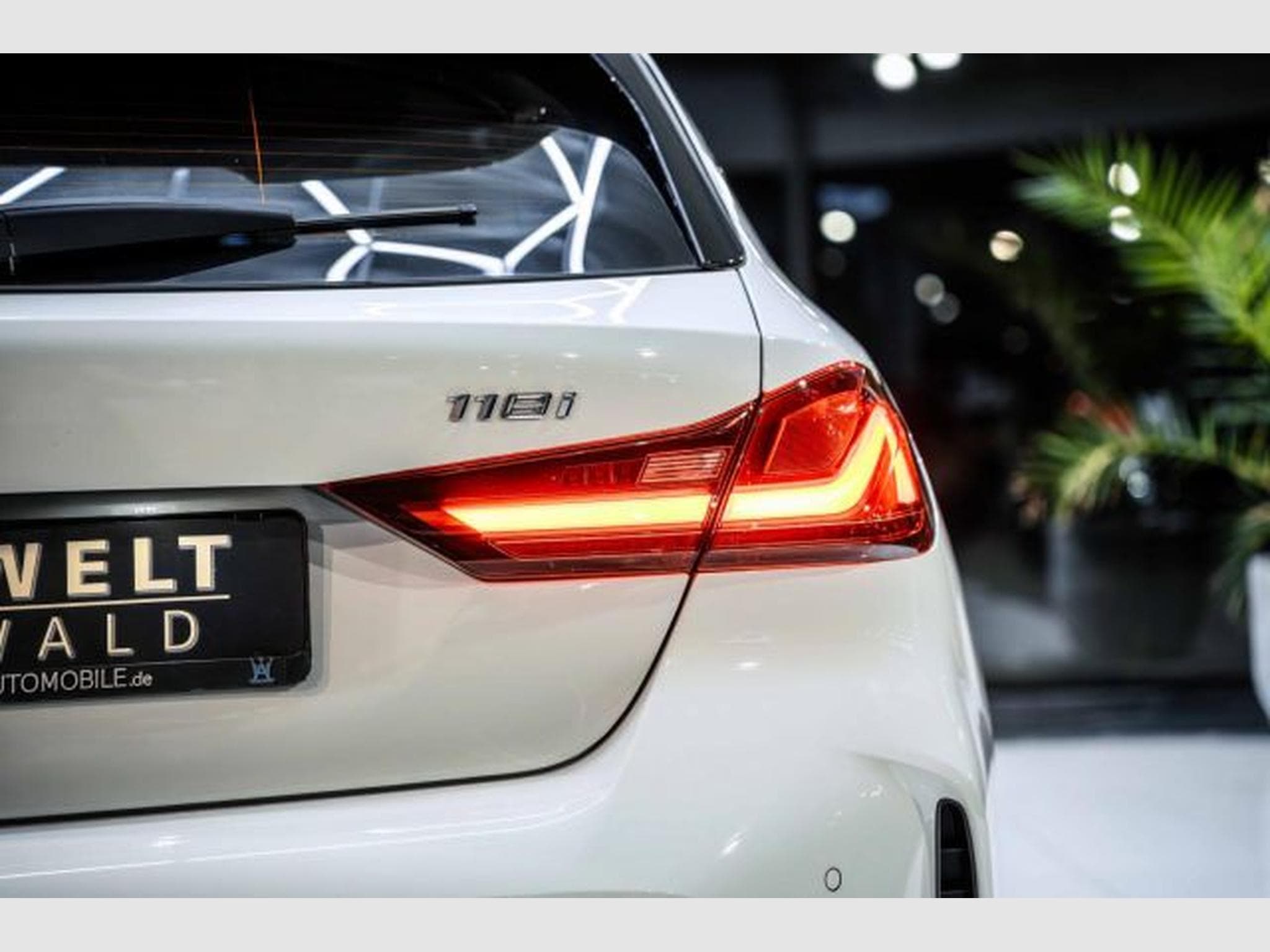 BMW 118 118i M-Sport NAVI LED PANO PDC Tempo. SHZG Spur. (2019) - Foto 14