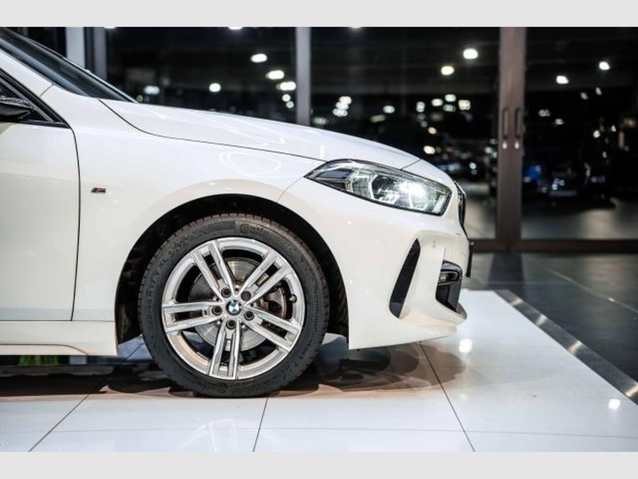 BMW 118 118i M-Sport NAVI LED PANO PDC Tempo. SHZG Spur. (2019) - Foto 9