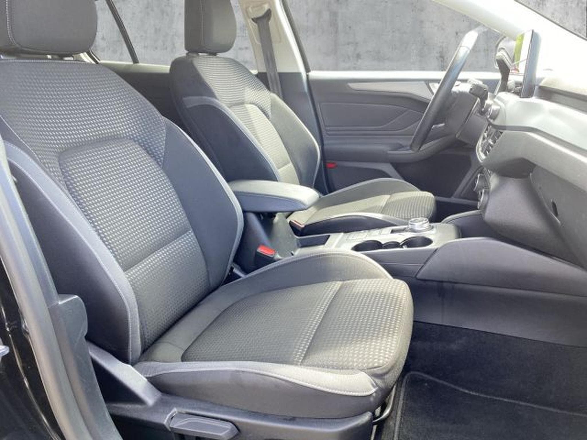 Ford Focus Focus Turnier 1.5 TDCi 8G-Autom. NAVI LED RFK (2022) - Photo 13