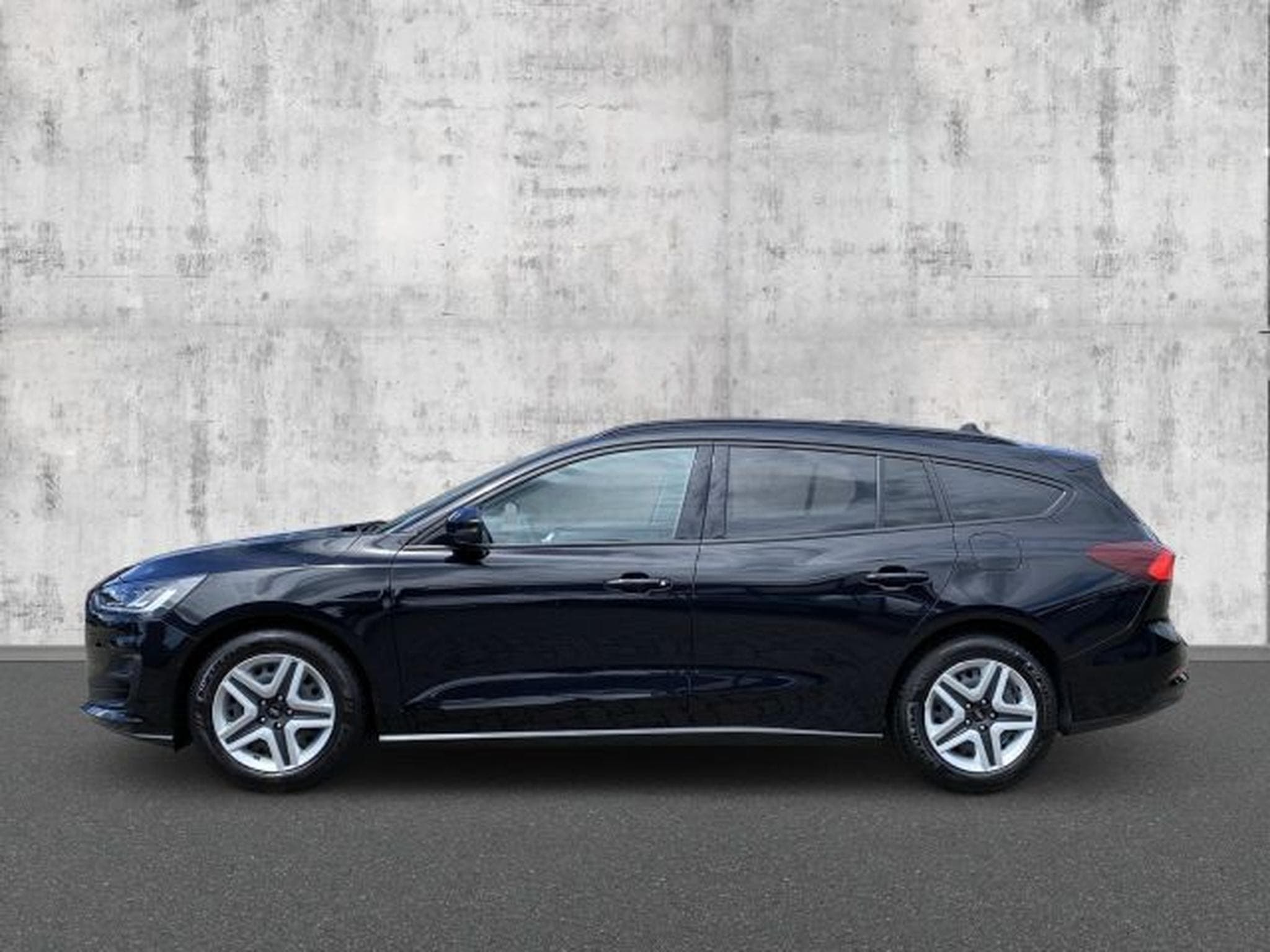 Ford Focus Focus Turnier 1.5 TDCi 8G-Autom. NAVI LED RFK (2022) - Photo 2