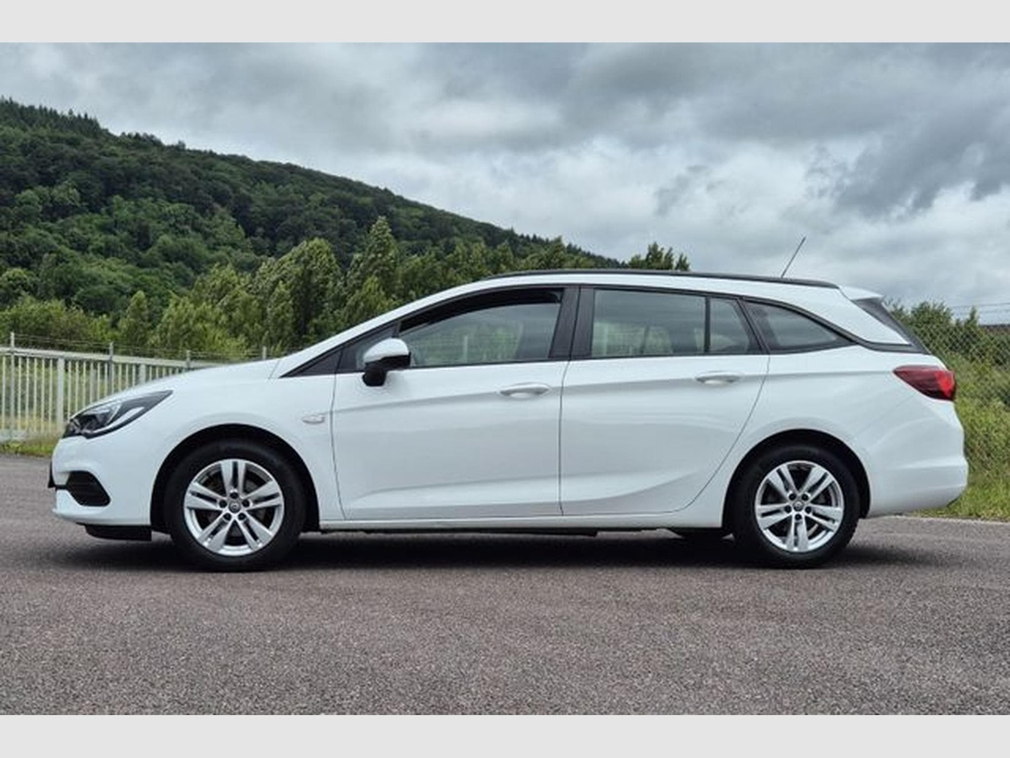 Opel Astra Astra K Sports Tourer Edition, AHK, Carplay. (2020) - Photo 2