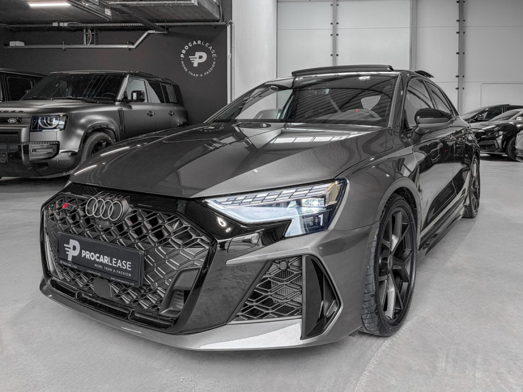 Audi RS3 2.5 TFSI SPORTBACK QUATTRO/ GARANTIE 5/Pano/19/360°/SONOS/SC (2026) - Photo 1