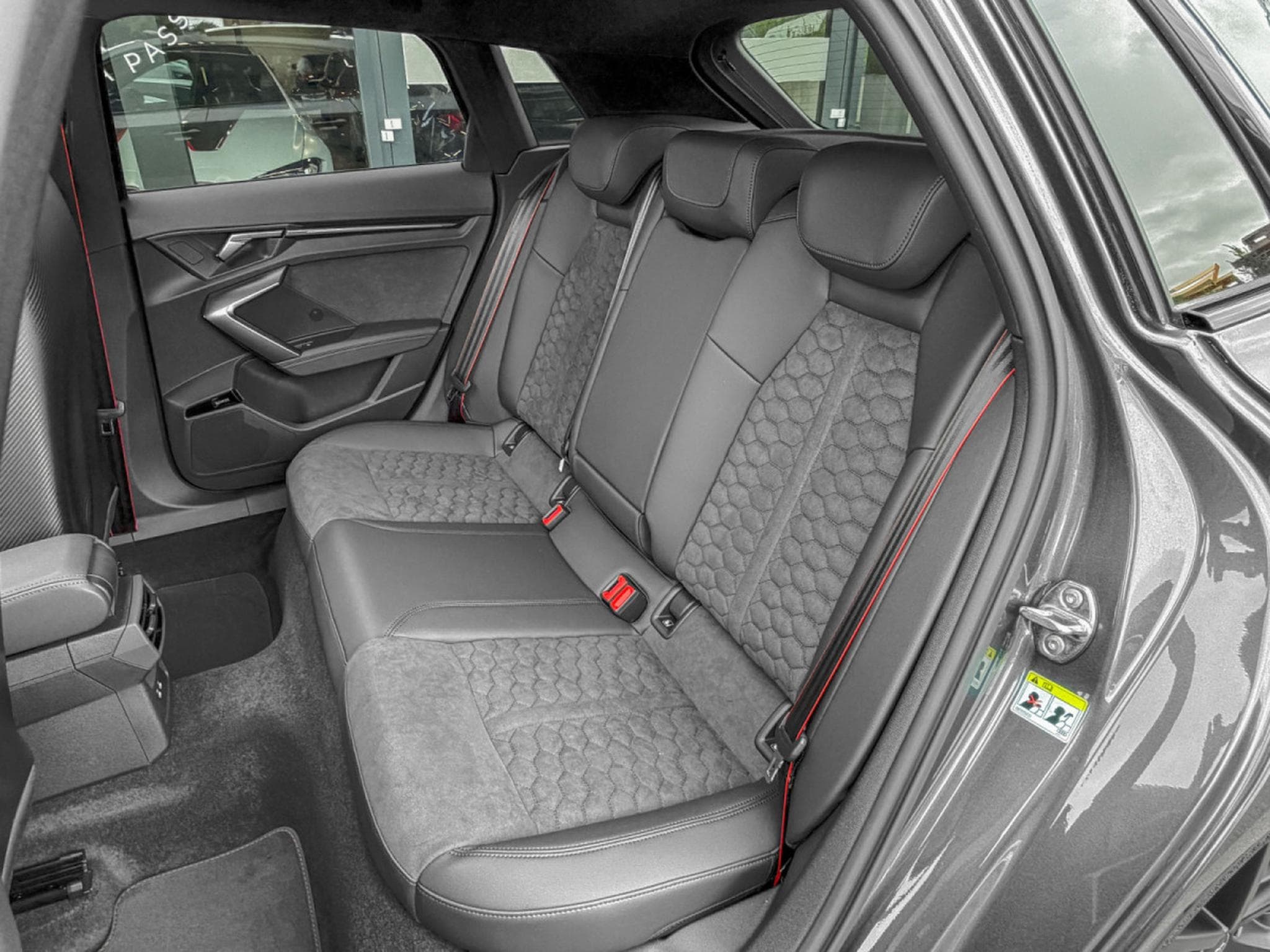 Audi RS3 2.5 TFSI SPORTBACK QUATTRO/ GARANTIE 5/Pano/19/360°/SONOS/SC (2026) - Photo 10