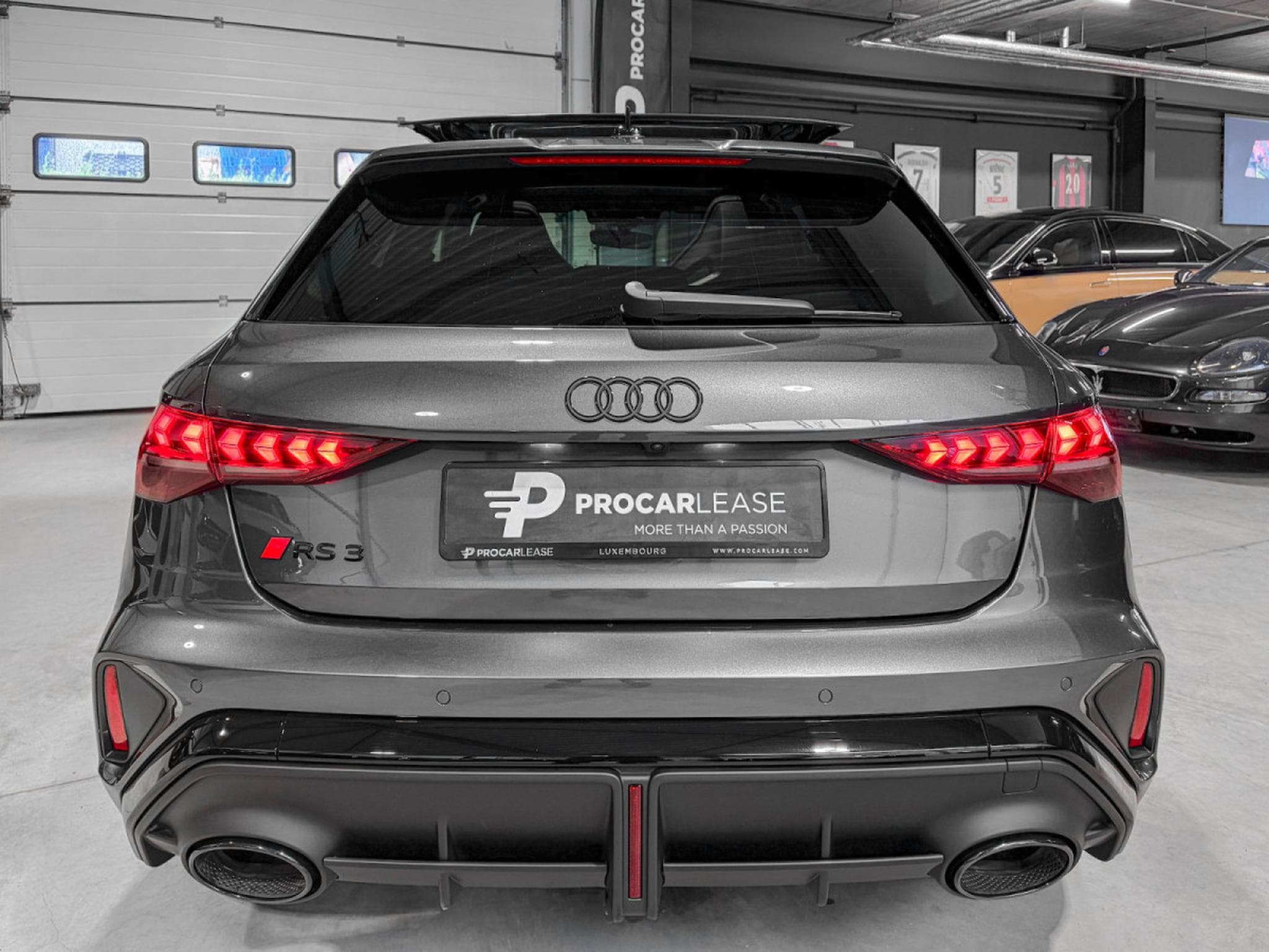Audi RS3 2.5 TFSI SPORTBACK QUATTRO/ GARANTIE 5/Pano/19/360°/SONOS/SC (2026) - Photo 4