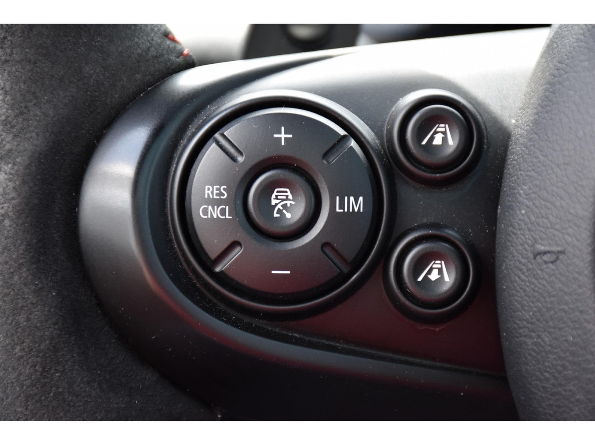 Mini Cooper John Cooper Works 2.0AS PANO HARMAN/KARDON ACC LANE CAM GPS (2024) - Photo 22