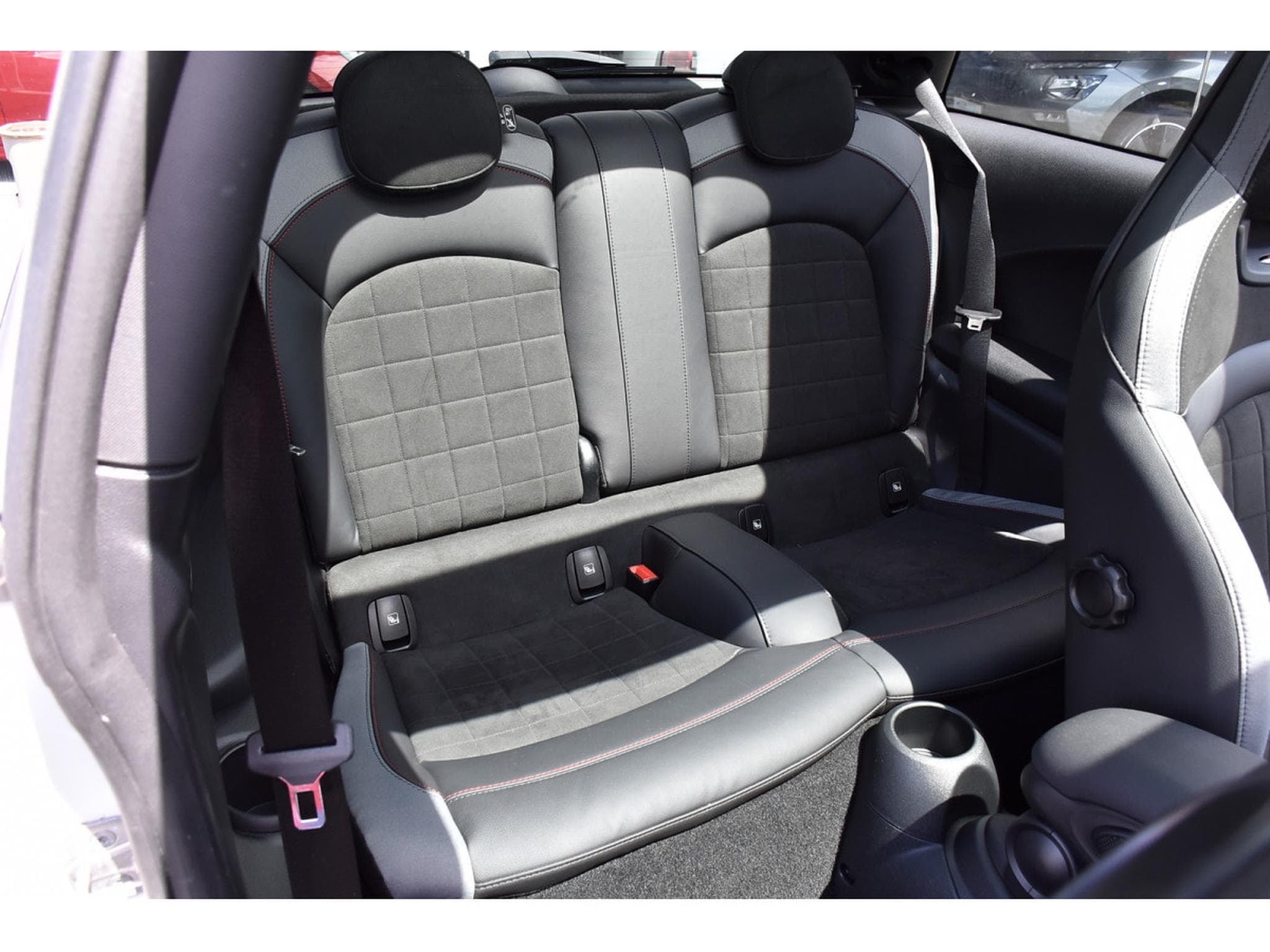 Mini Cooper John Cooper Works 2.0AS PANO HARMAN/KARDON ACC LANE CAM GPS (2024) - Photo 8