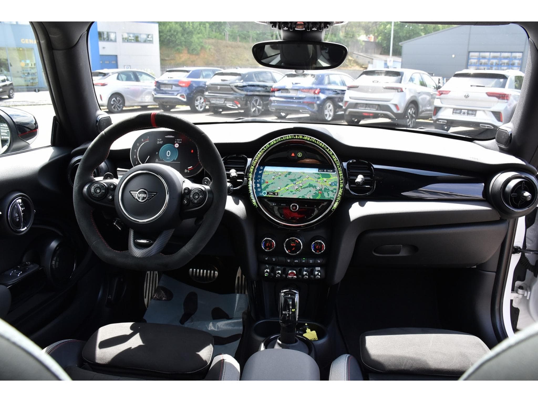 Mini Cooper John Cooper Works 2.0AS PANO HARMAN/KARDON ACC LANE CAM GPS (2024) - Photo 9