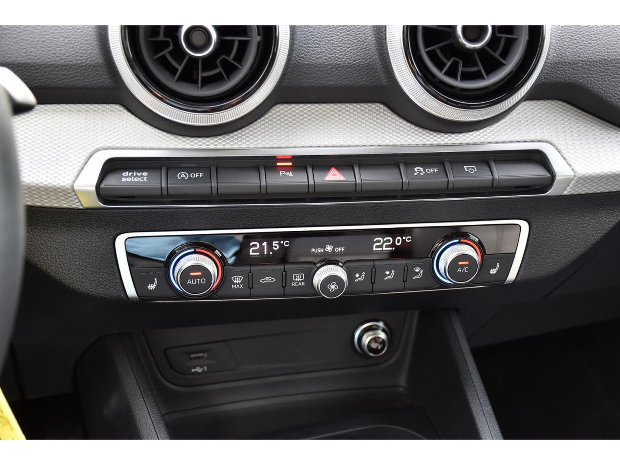 Audi Q2 30 TDI Advanced S-Tronic CUIR GPS LANE LED CAM 1° MAIN (2023) - Foto 18