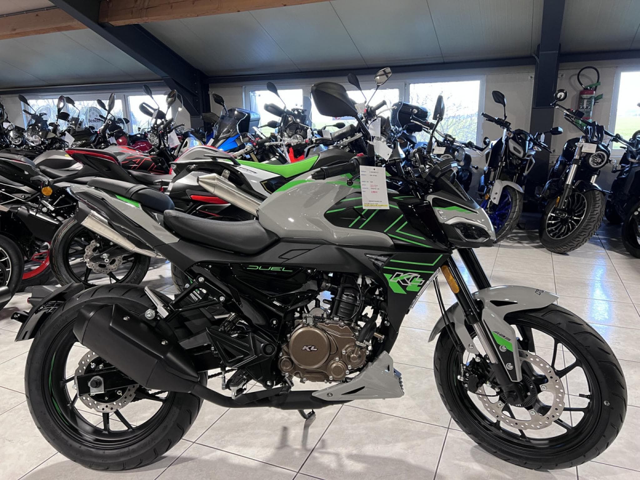 KL Motorcycle Duel 125 ABS (2026) - Foto 1