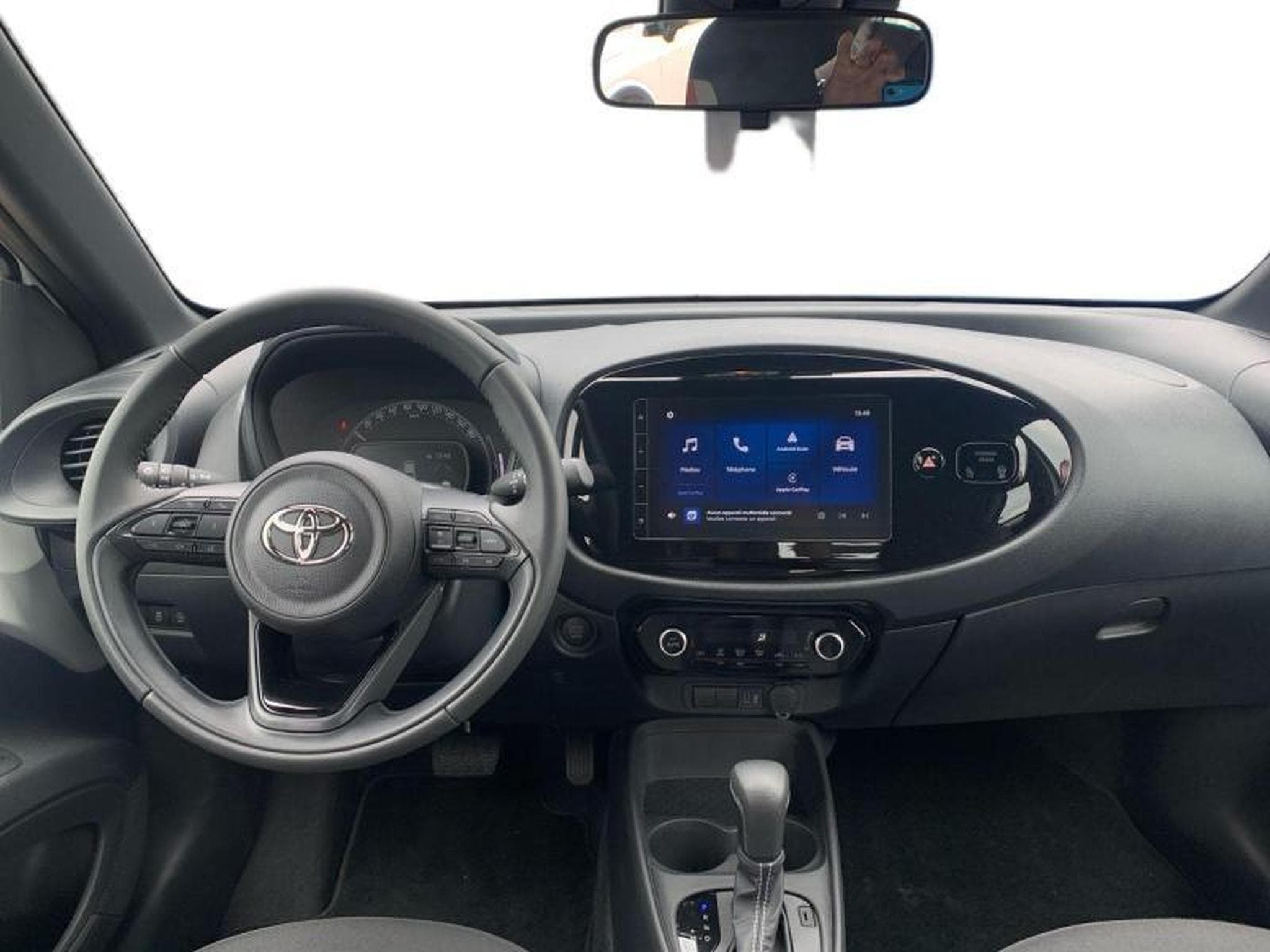 Toyota Aygo X play + comfort pack (2025) - Photo 12
