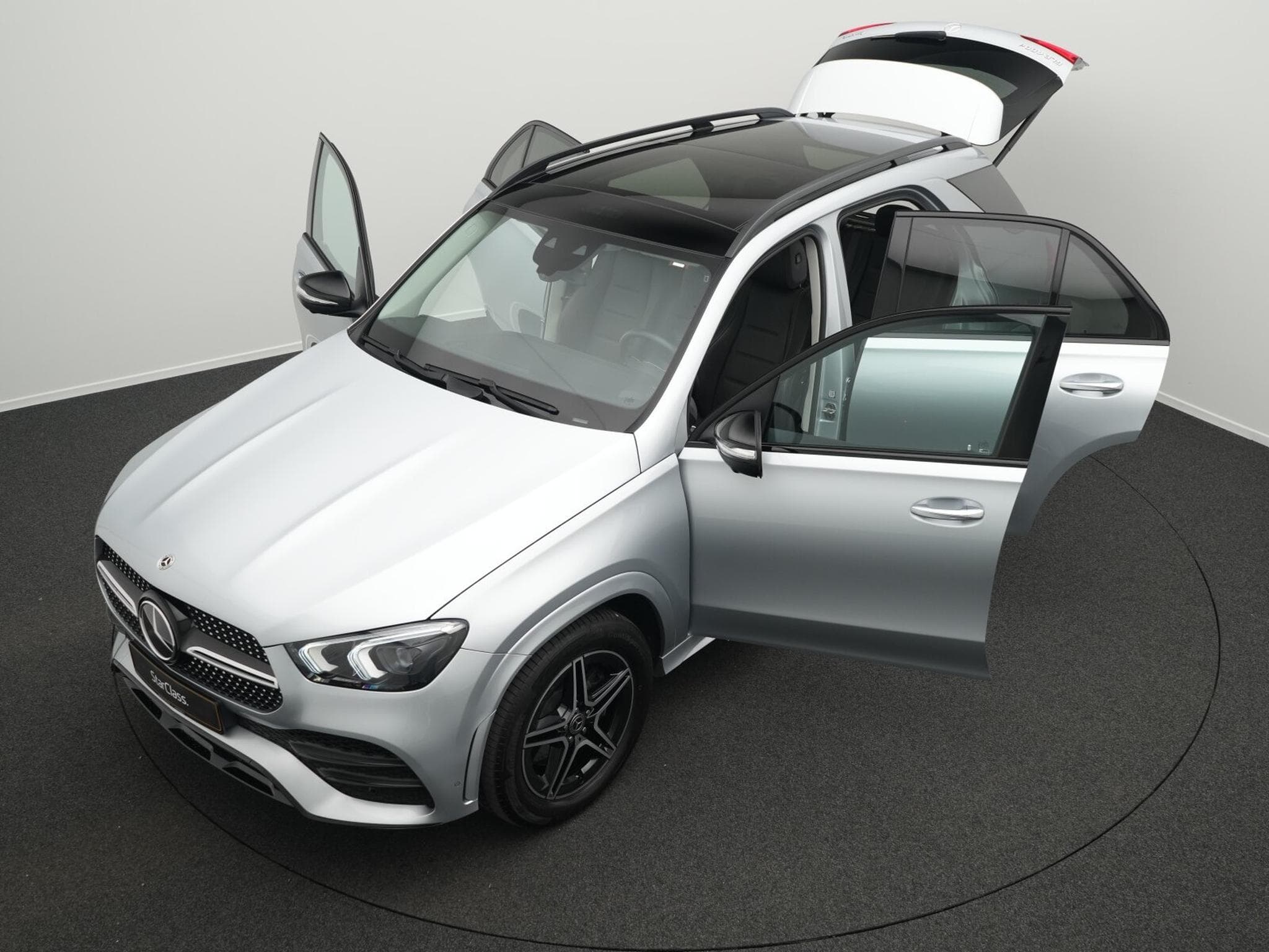Mercedes GLE 400 d 4MATIC AMG-Line Distronic+AHK+Panorama (2022) - Photo 12