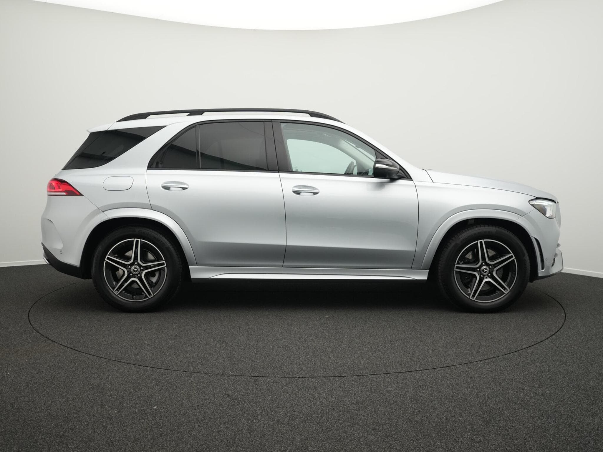 Mercedes GLE 400 d 4MATIC AMG-Line Distronic+AHK+Panorama (2022) - Photo 5