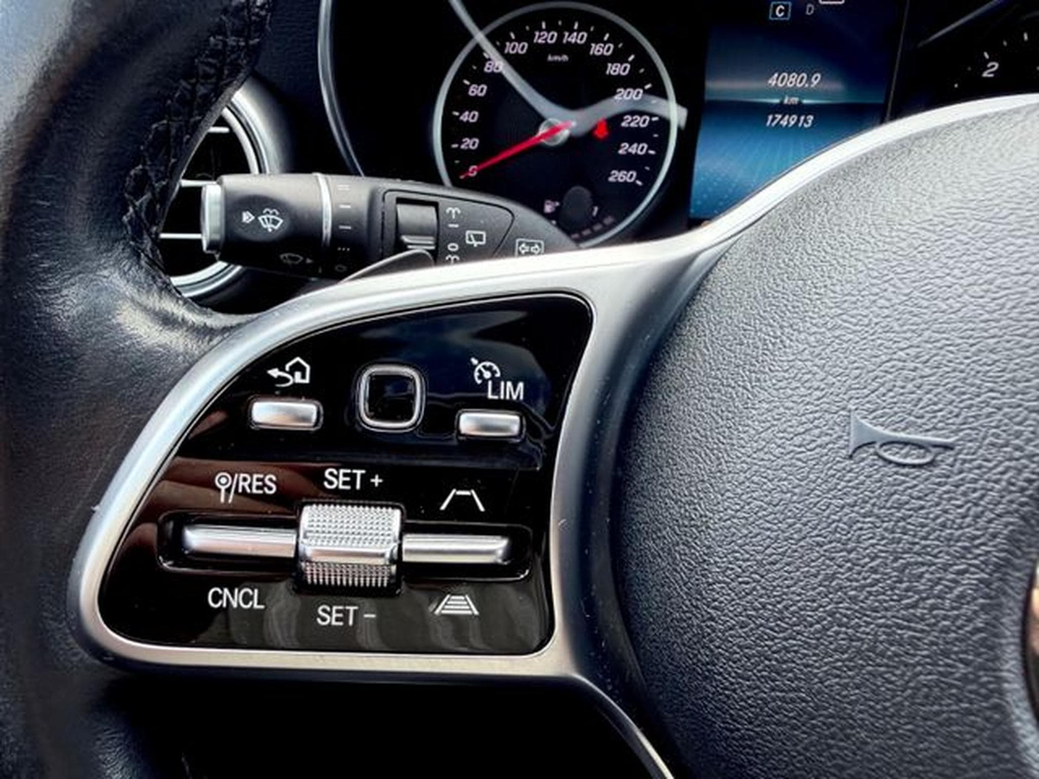 Mercedes C 220 C 220d T /NAVI/LED/ACC/PANO/360°CAM/AHK/ (2018) - Photo 17