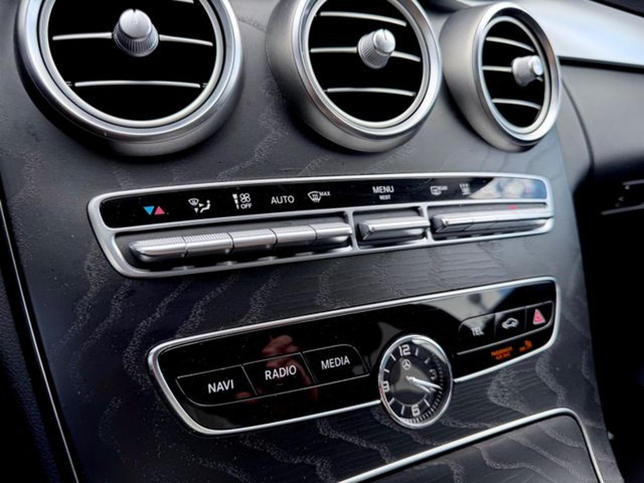 Mercedes C 220 C 220d T /NAVI/LED/ACC/PANO/360°CAM/AHK/ (2018) - Photo 20