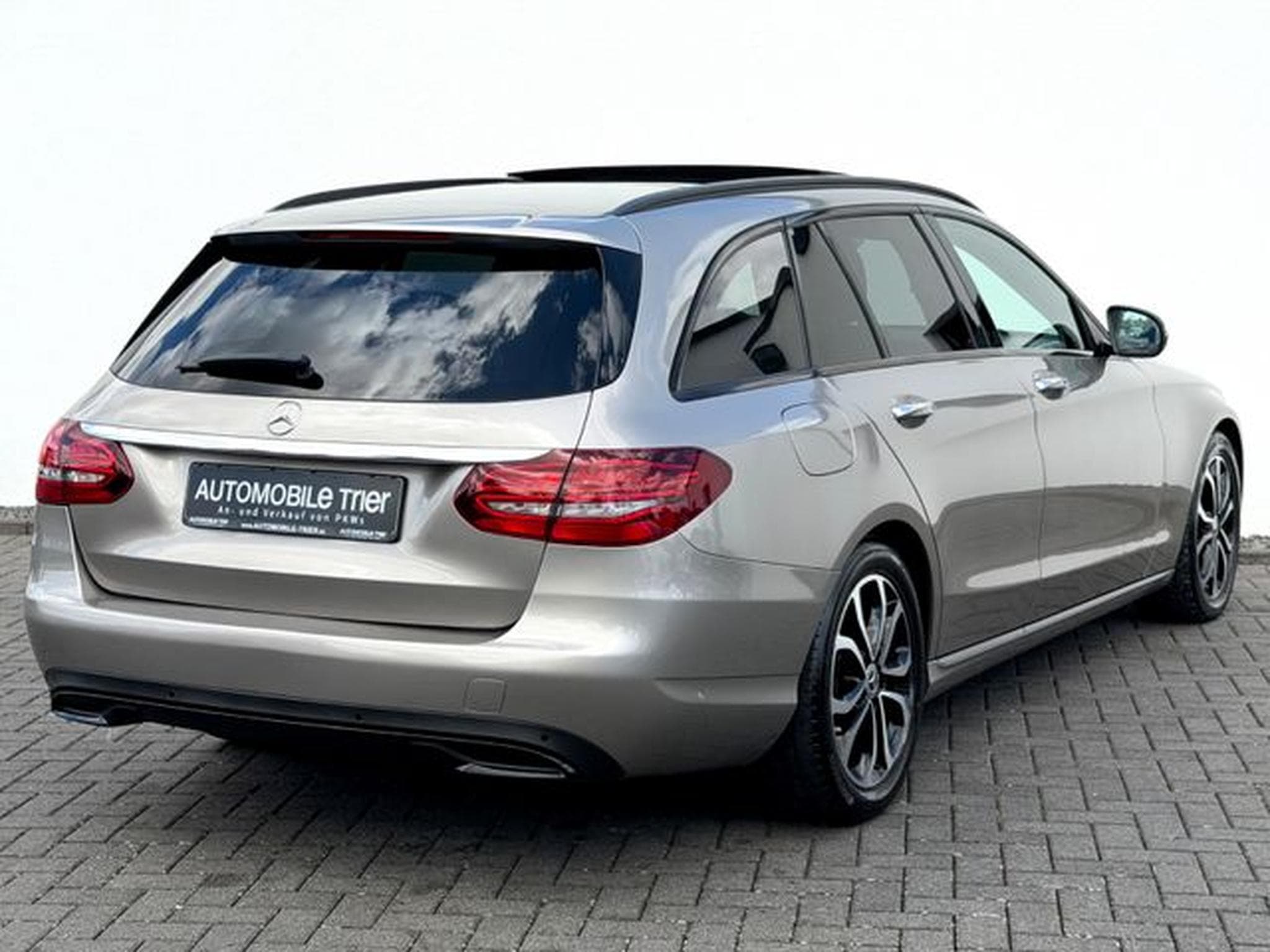 Mercedes C 220 C 220d T /NAVI/LED/ACC/PANO/360°CAM/AHK/ (2018) - Photo 5
