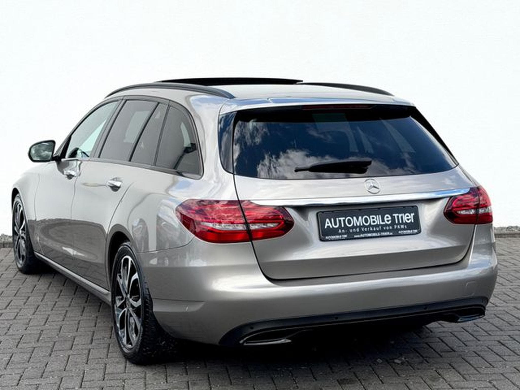 Mercedes C 220 C 220d T /NAVI/LED/ACC/PANO/360°CAM/AHK/ (2018) - Photo 7