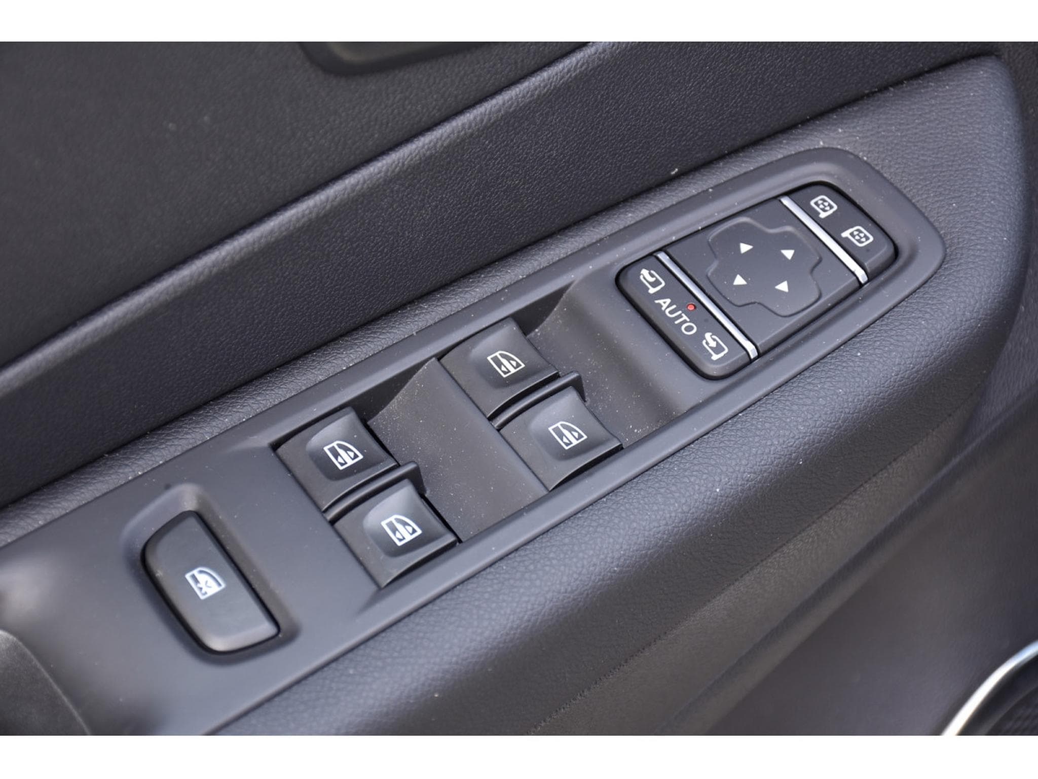 Renault Captur 0.9 TCe REGUL GPS PDC 1° MAIN (2019) - Photo 15