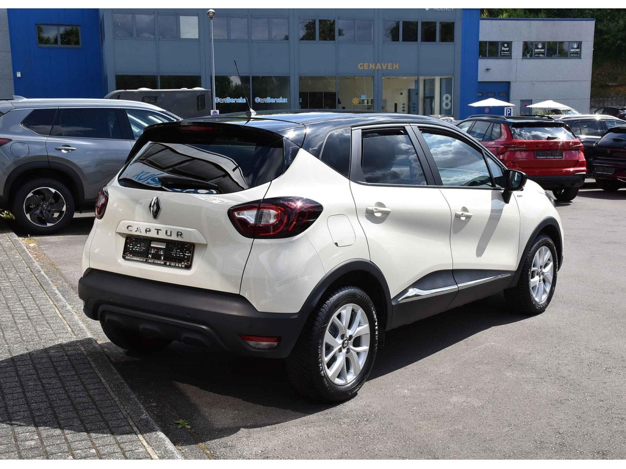 Renault Captur 0.9 TCe REGUL GPS PDC 1° MAIN (2019) - Photo 4