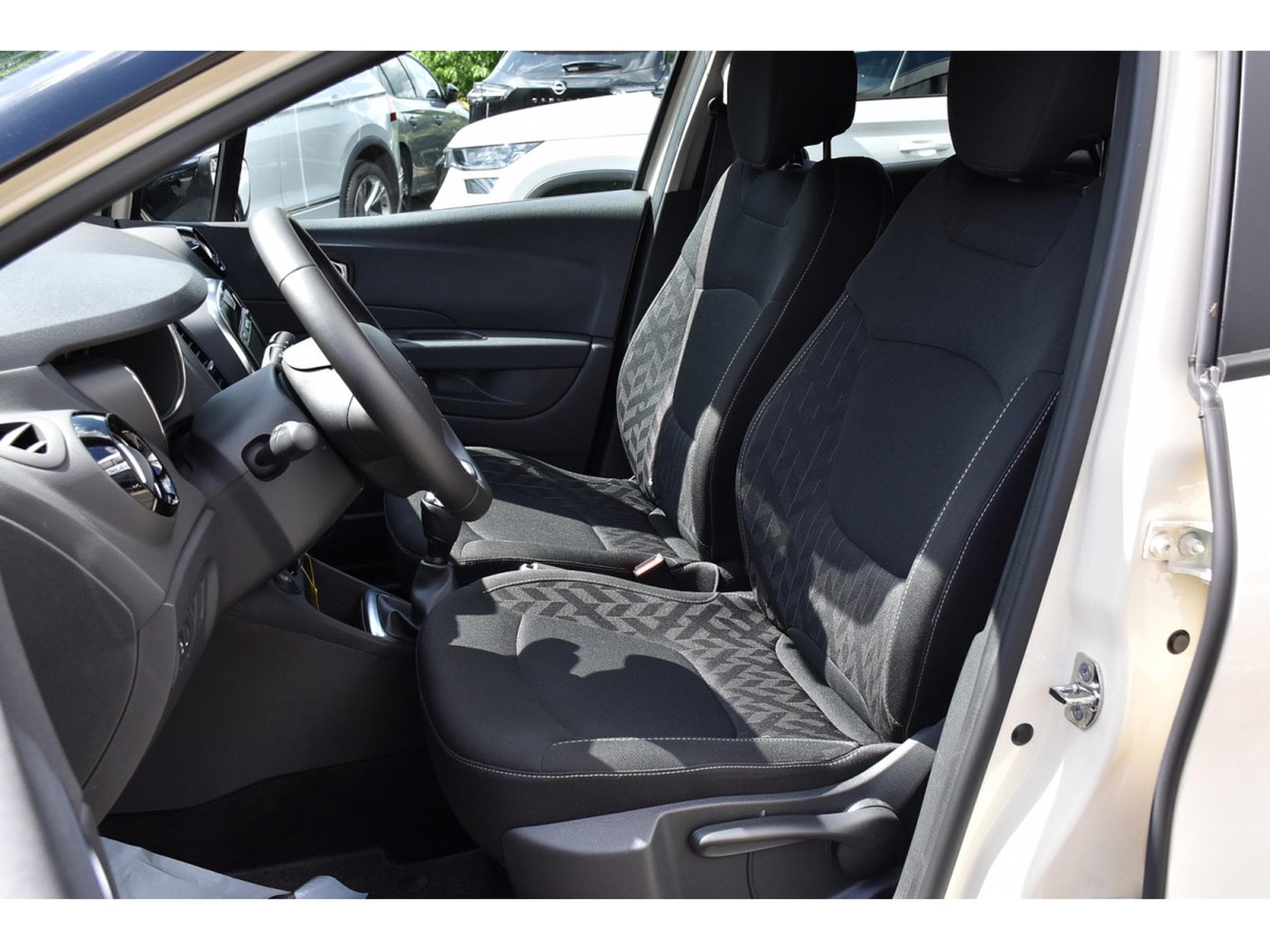 Renault Captur 0.9 TCe REGUL GPS PDC 1° MAIN (2019) - Photo 6