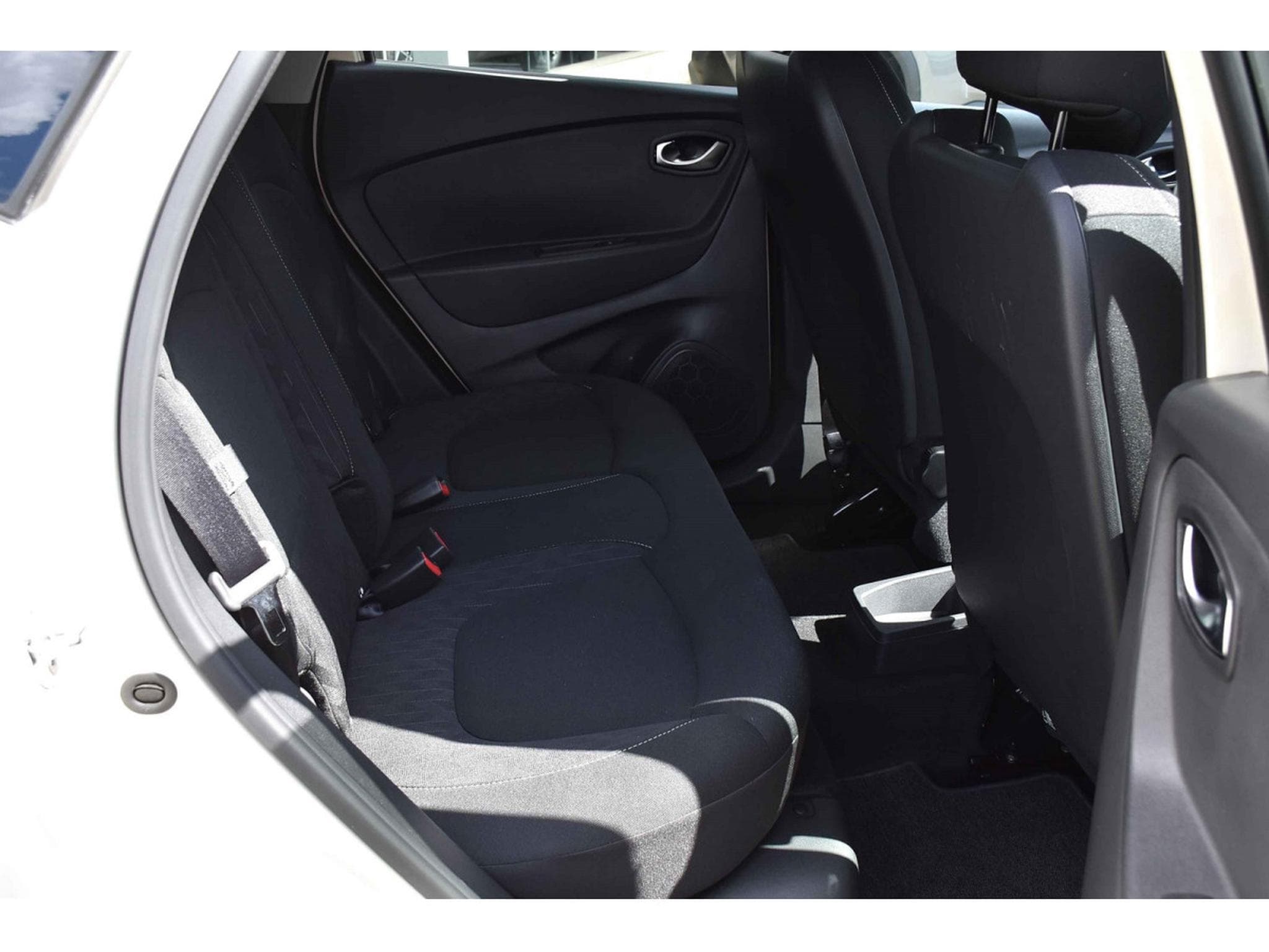Renault Captur 0.9 TCe REGUL GPS PDC 1° MAIN (2019) - Photo 8